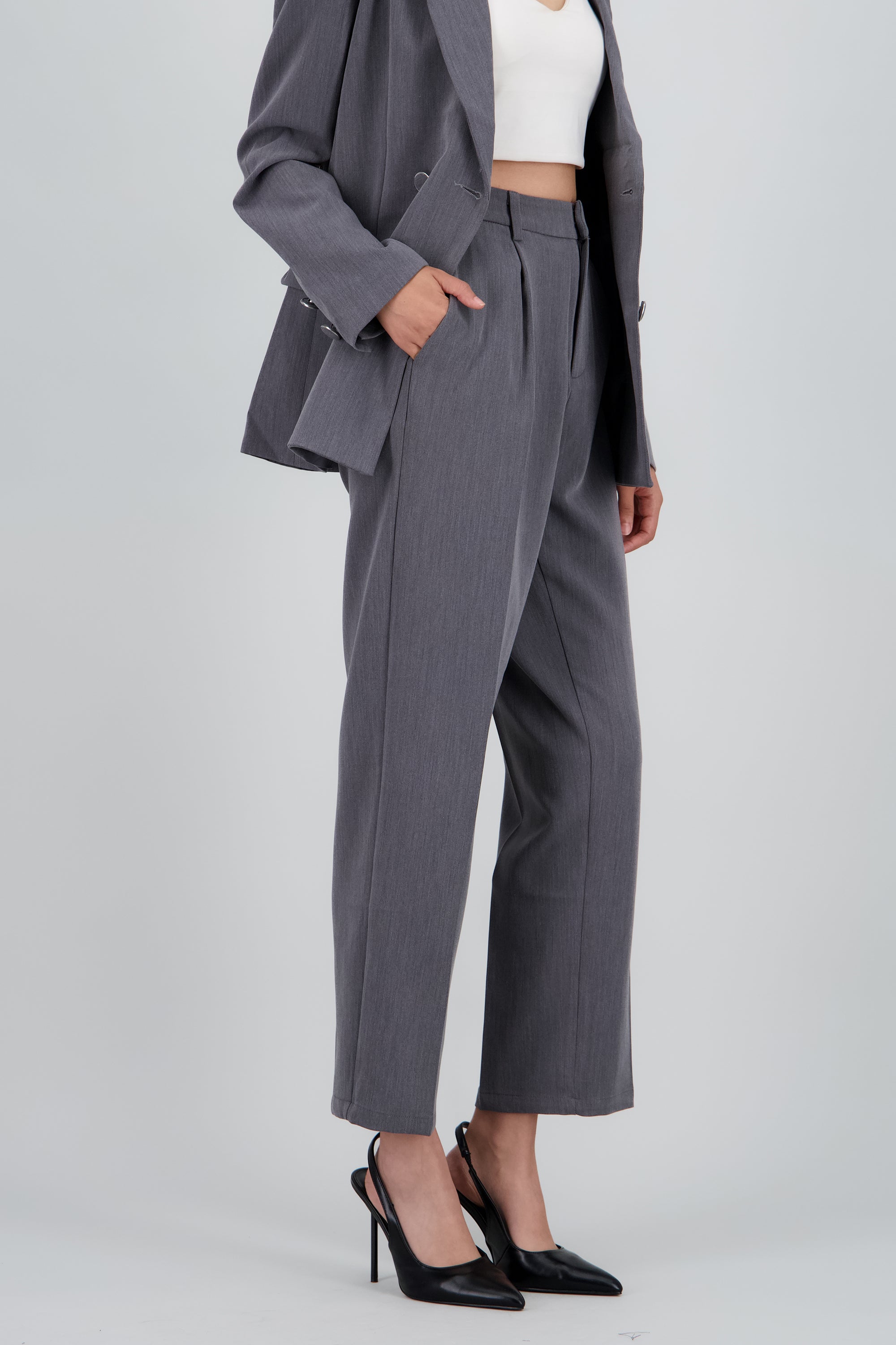 Pantalon sastreado liso GRIS