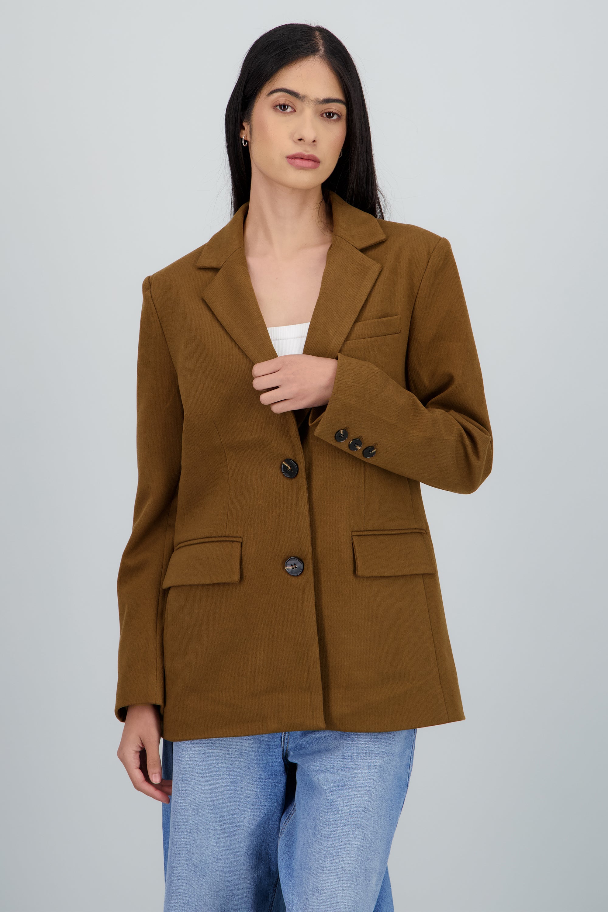 Saco oversized detalle textura CAFE