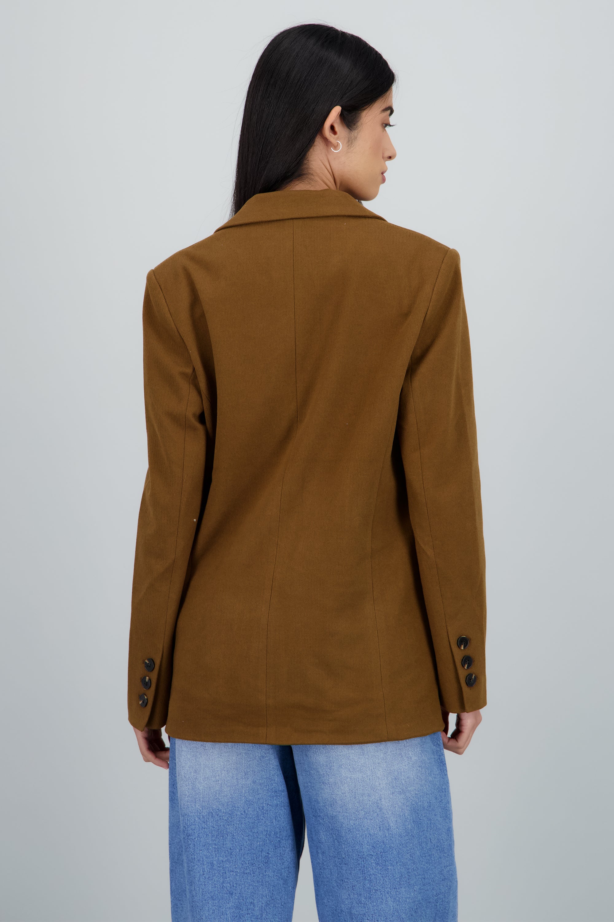 Saco oversized detalle textura CAFE