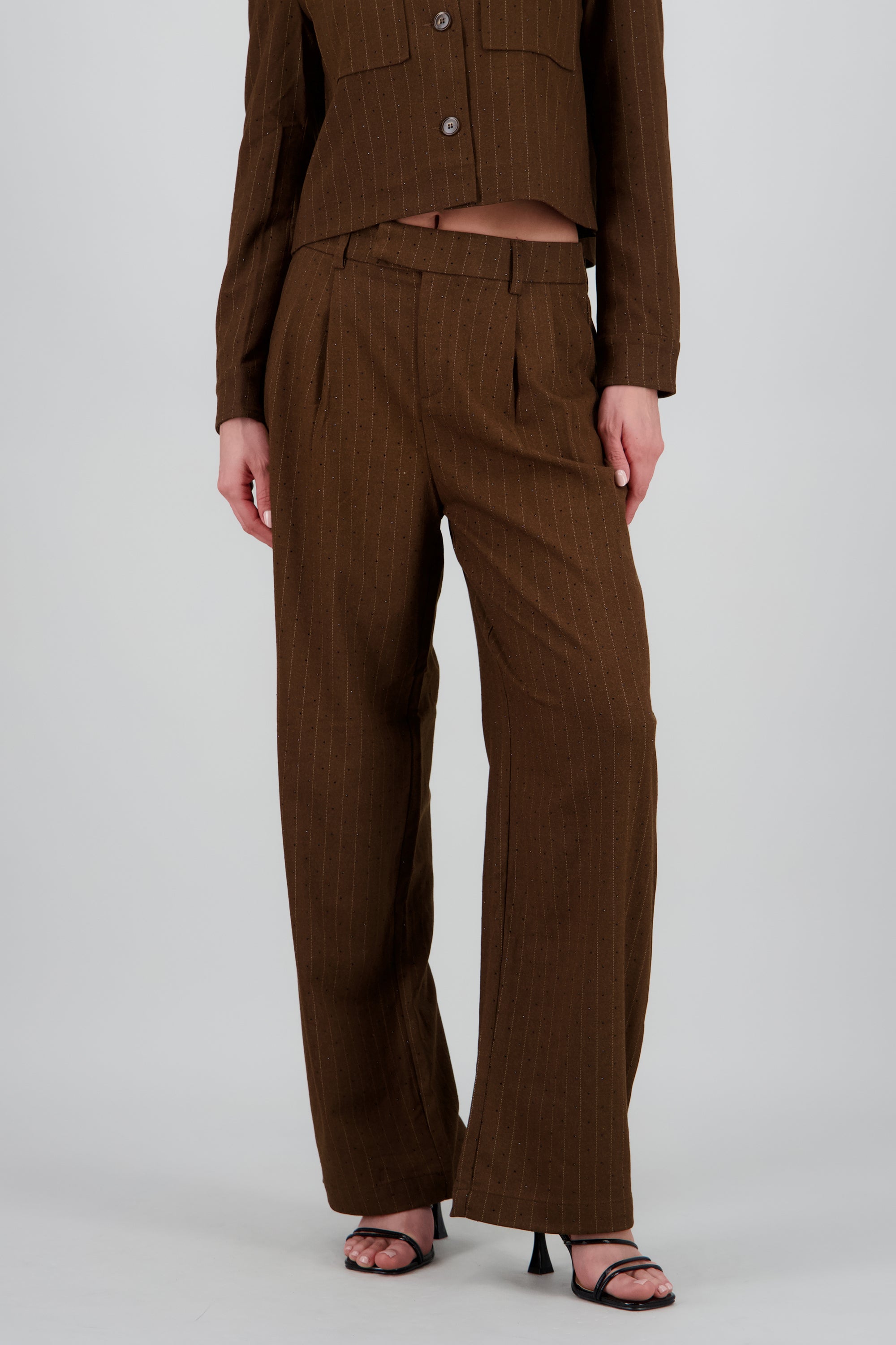 Pantalon amplio liso detalle tela CAFE
