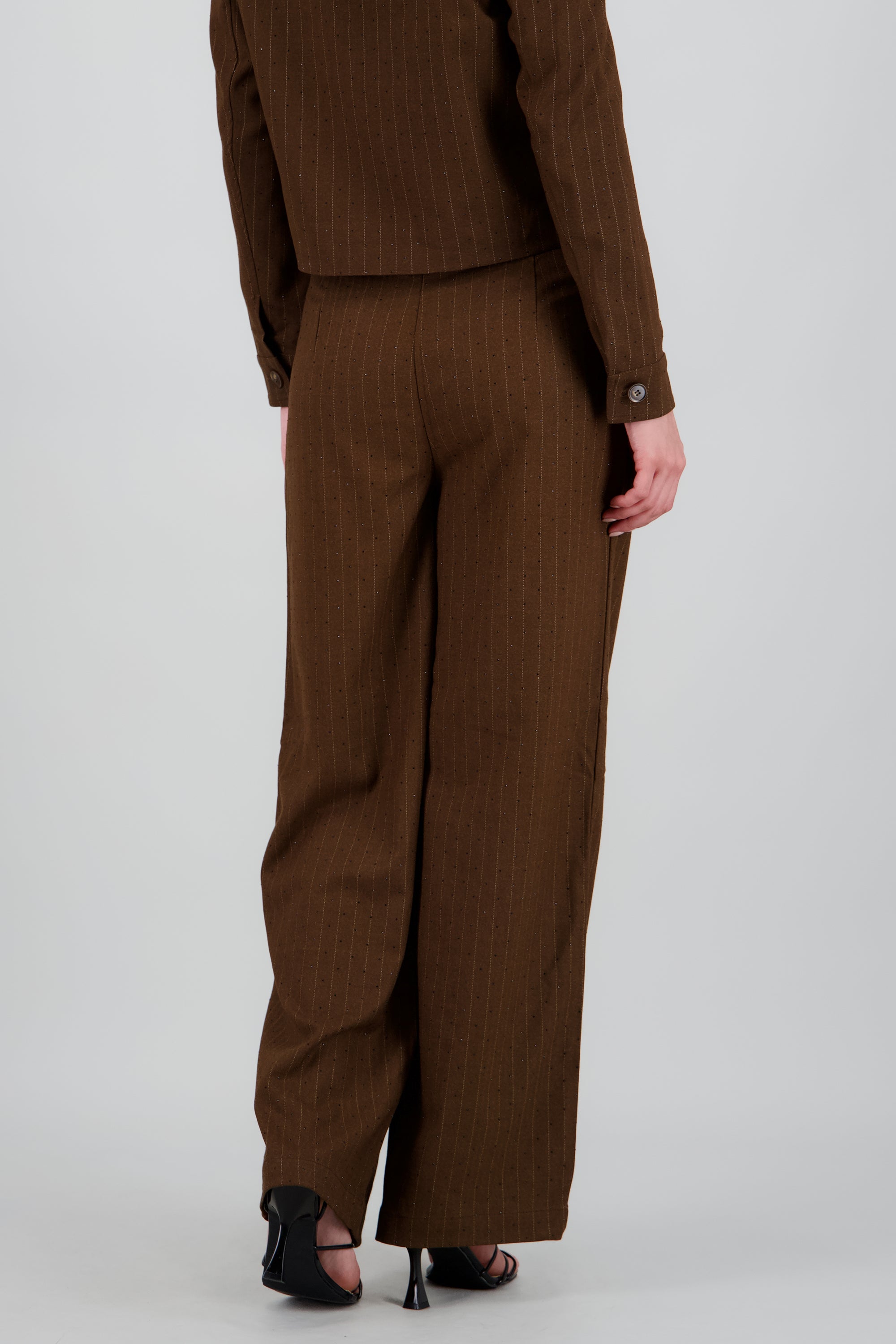 Pantalon amplio liso detalle tela CAFE