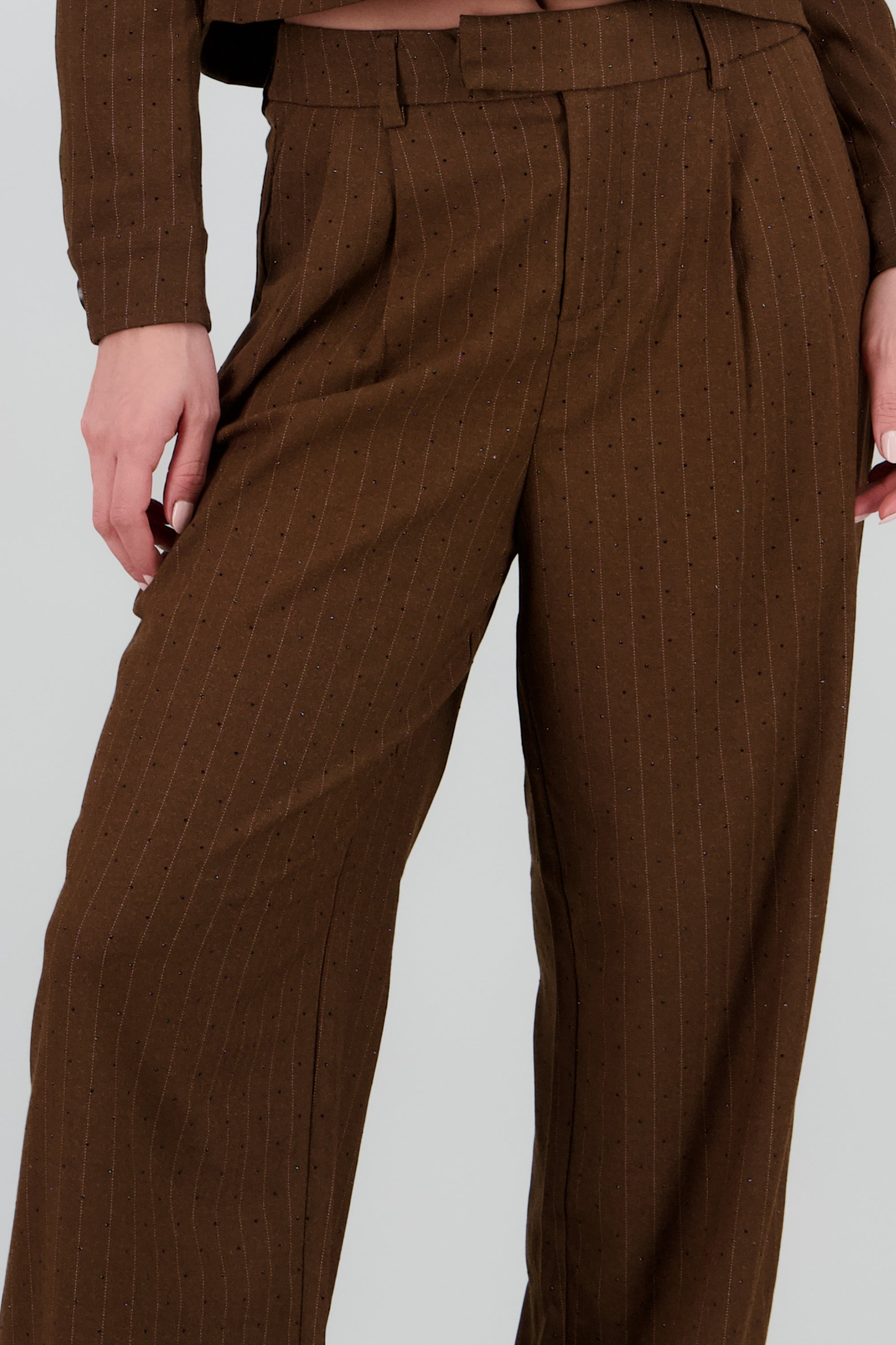 Pantalon amplio liso detalle tela CAFE
