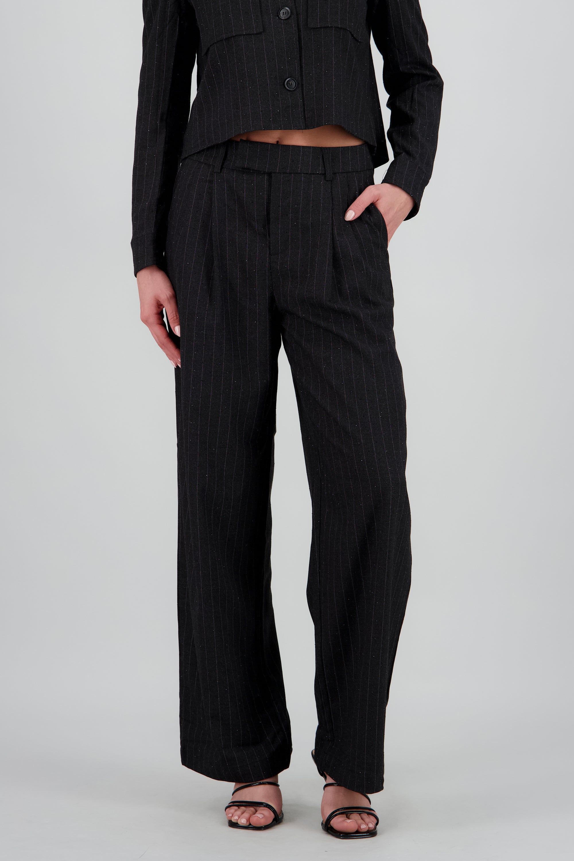 Pantalon amplio liso detalle tela NEGRO
