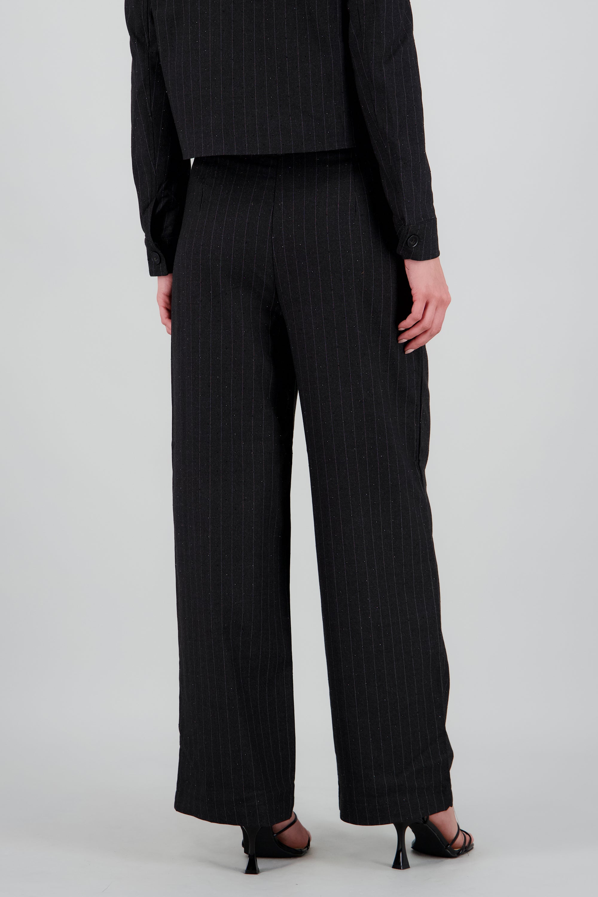 Pantalon amplio liso detalle tela NEGRO