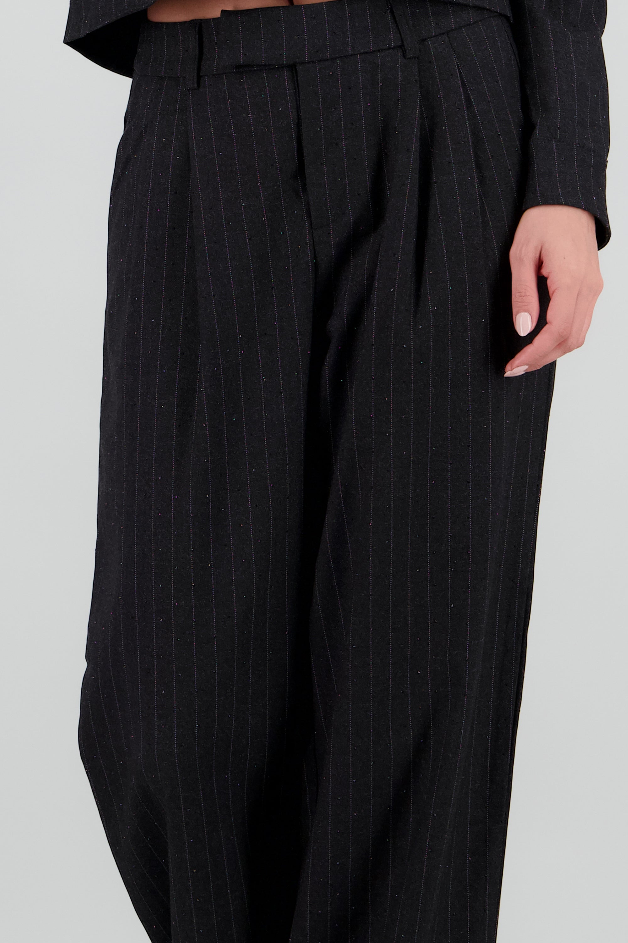 Pantalon amplio liso detalle tela NEGRO