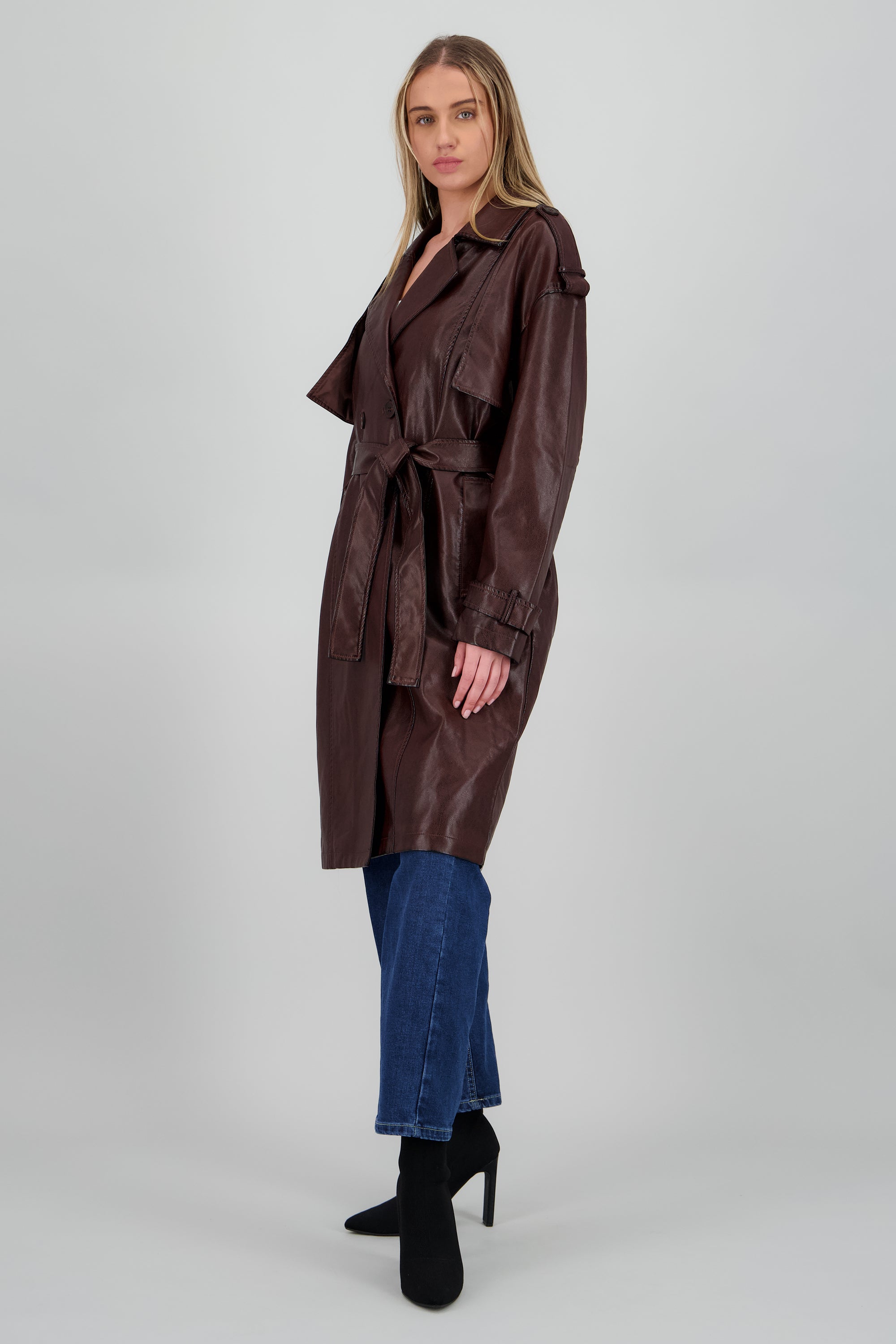 Gabardina lisa cruzada pu VINO