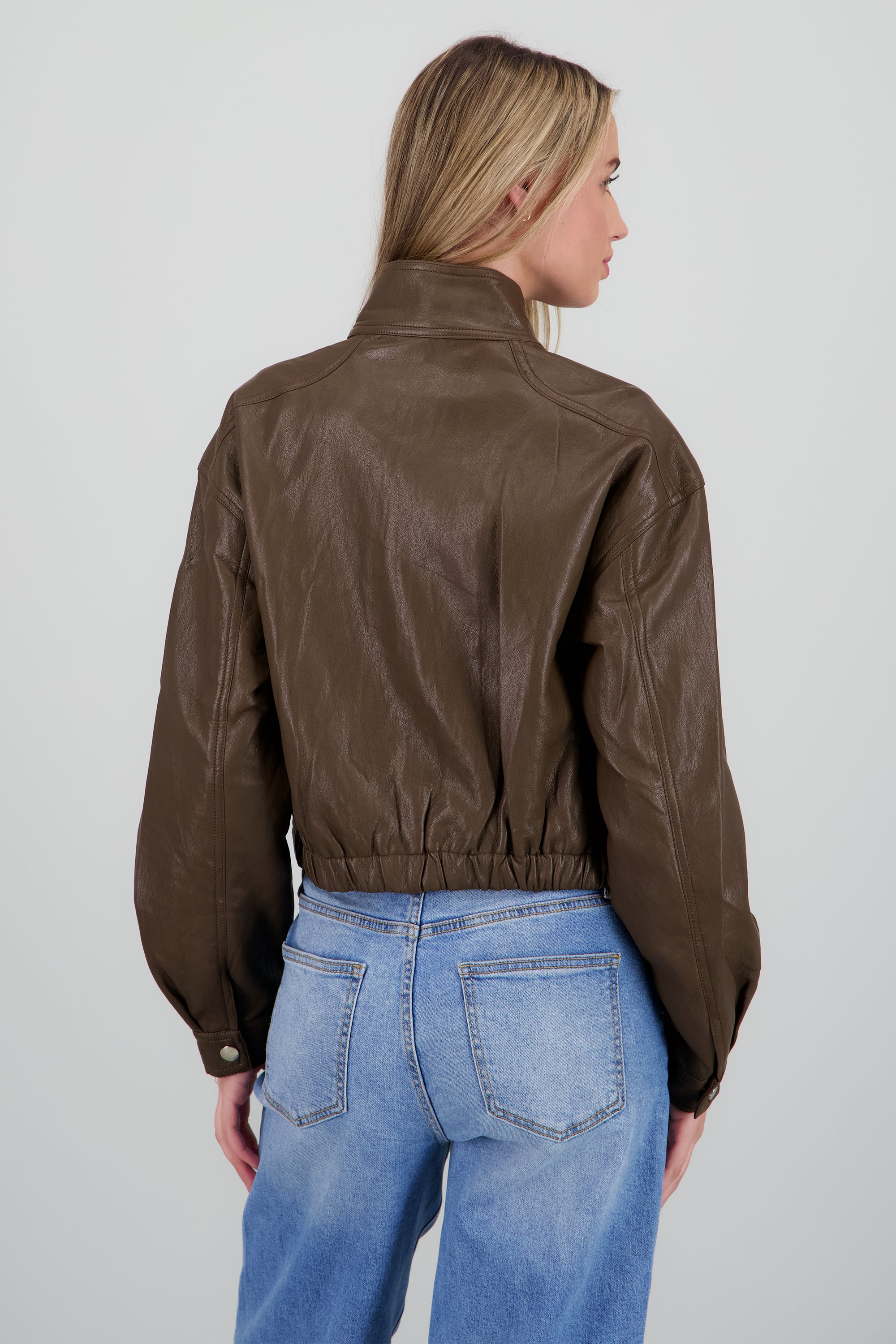 Chamarra cuello alto pu CAFE