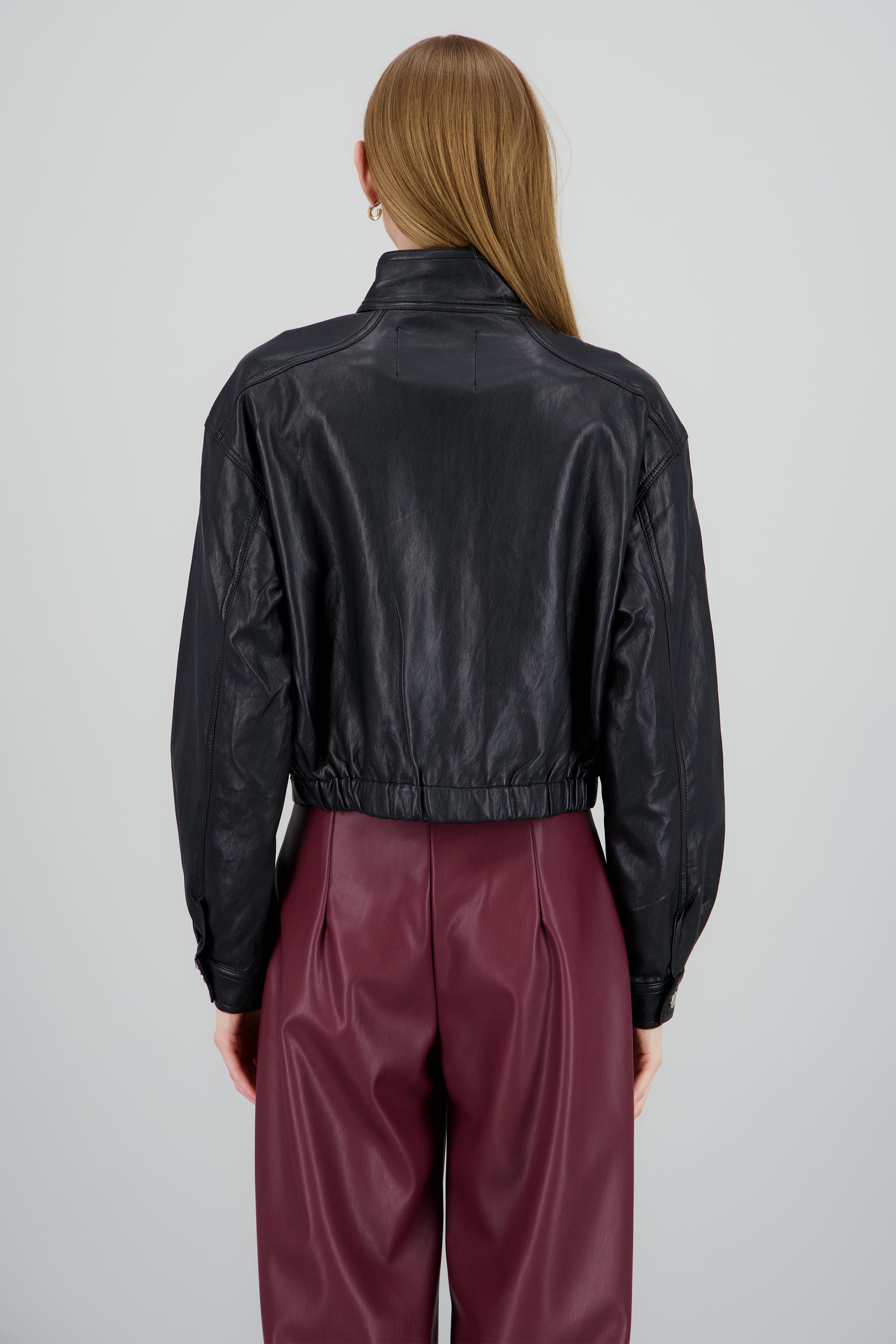 Chamarra cuello alto pu NEGRO