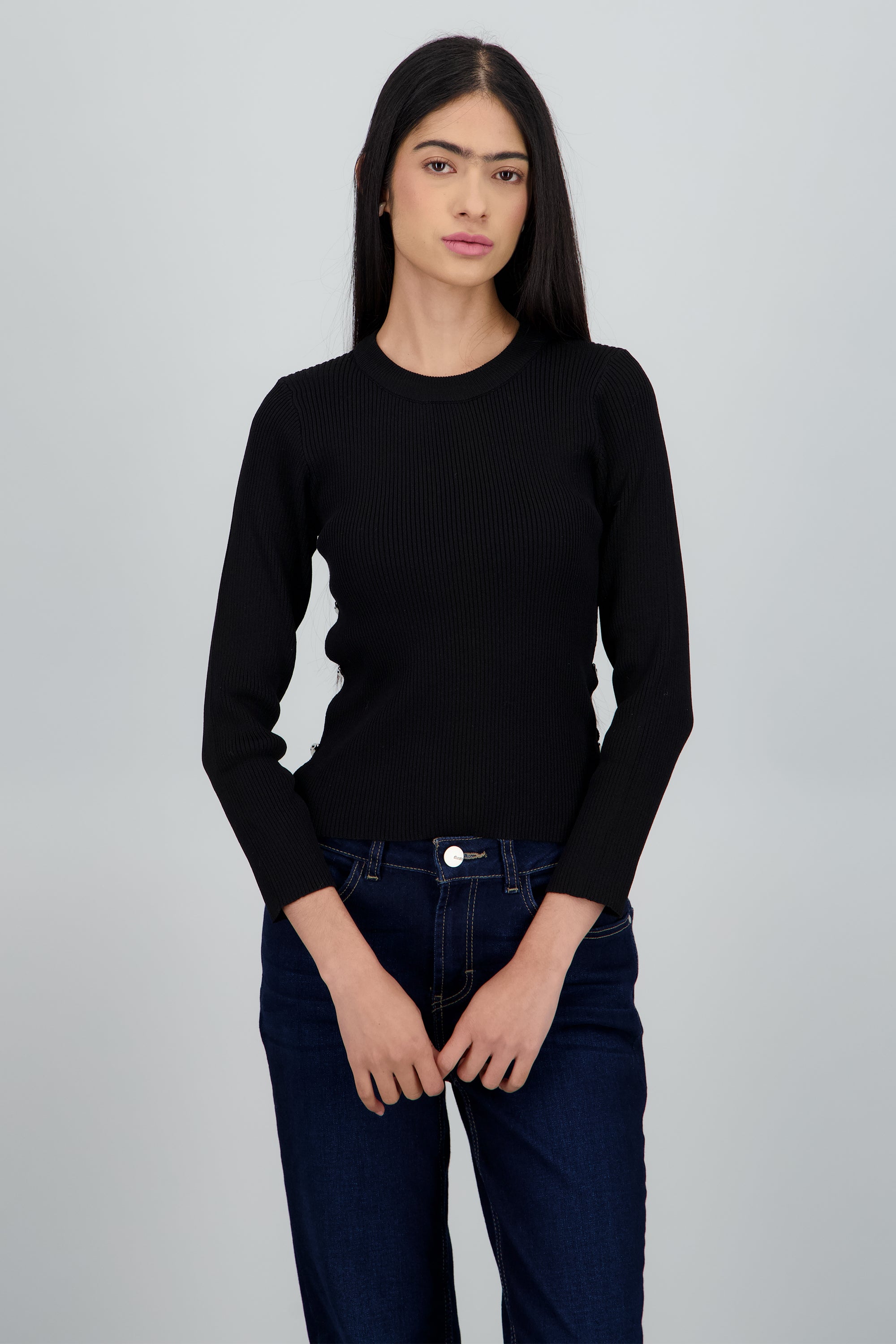 Sueter tejido detalle aberturas NEGRO