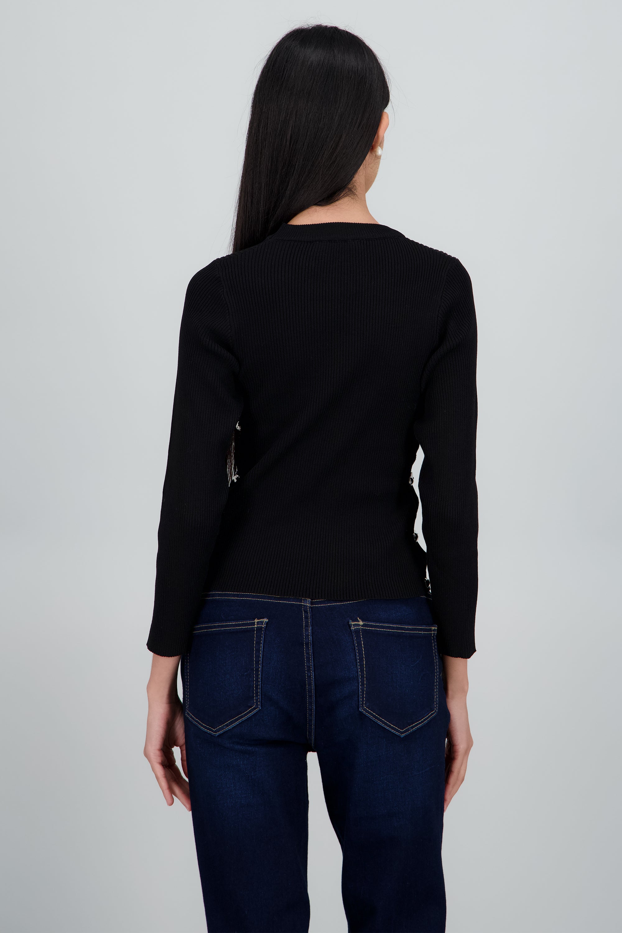 Sueter tejido detalle aberturas NEGRO