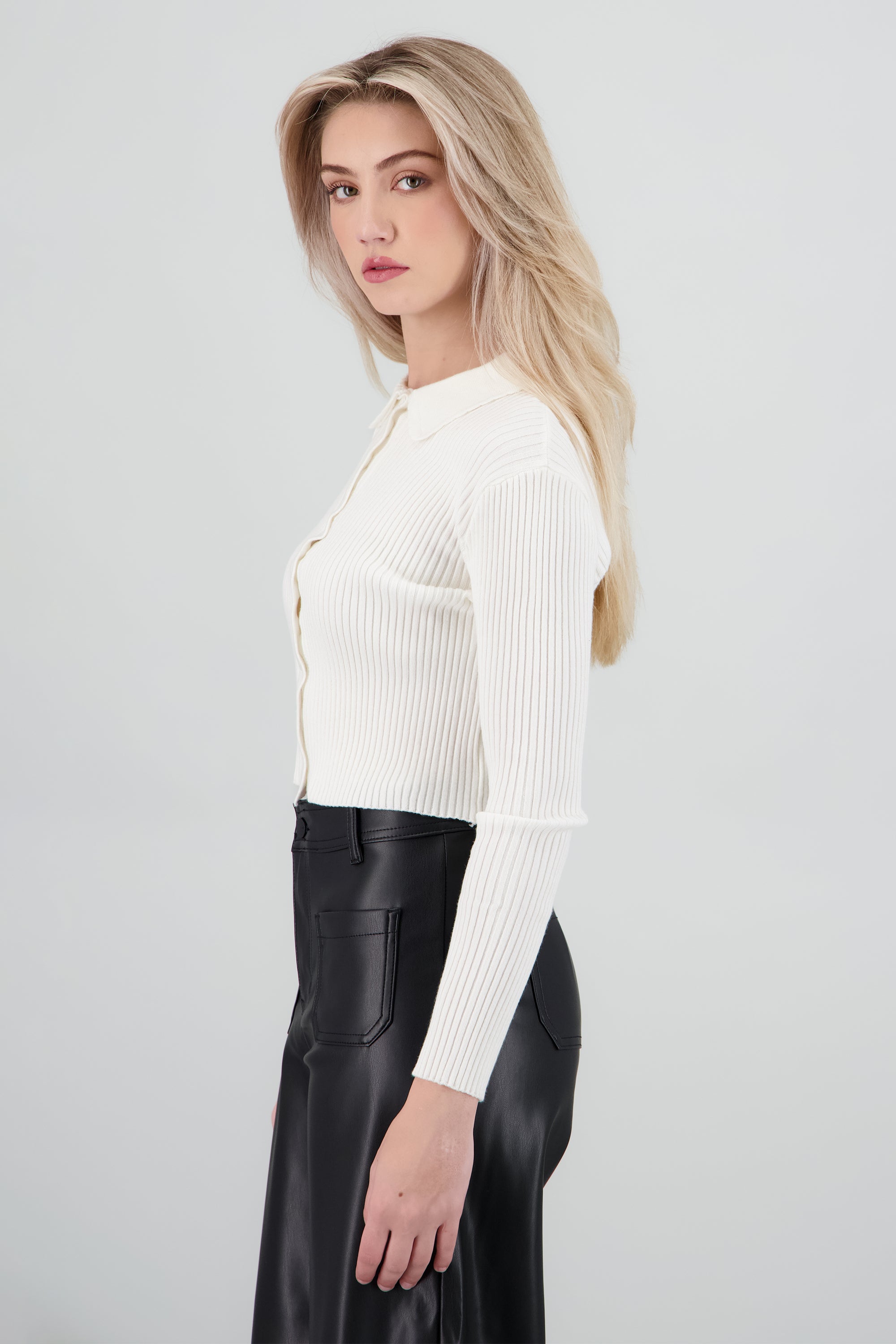 Top tejido tipo polo con botones HUESO