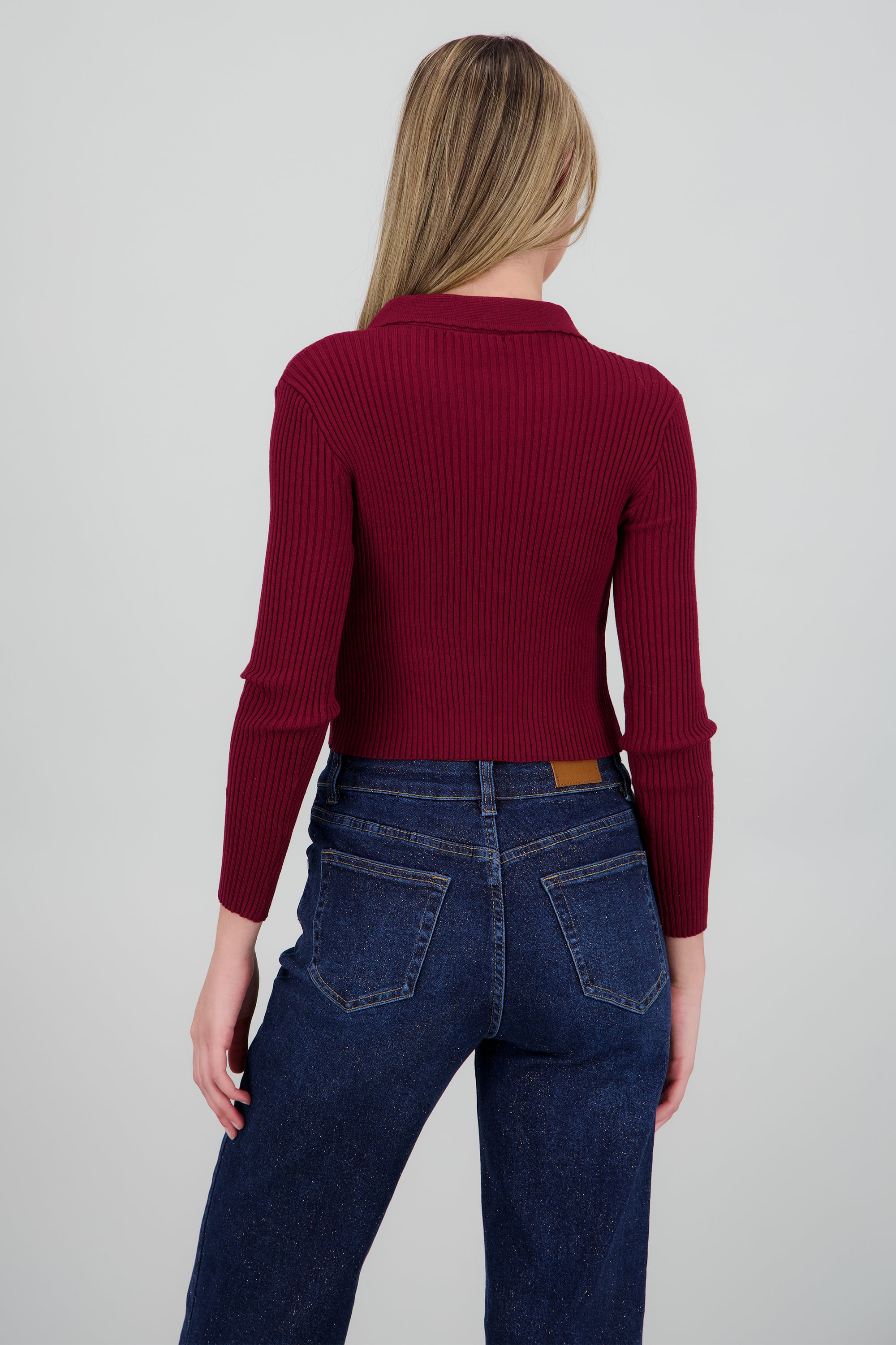 Top tejido tipo polo con botones VINO