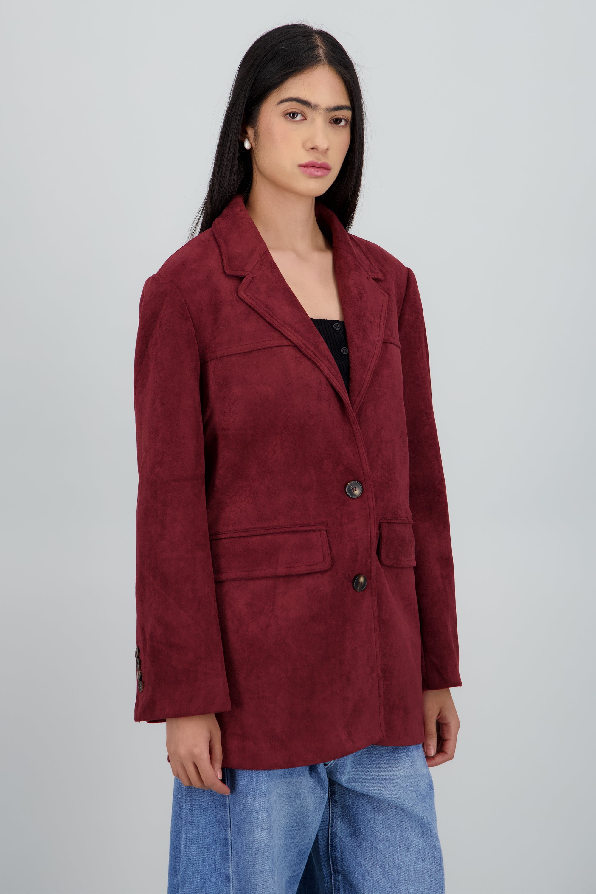 Saco oversized detalle tela CIRUELA