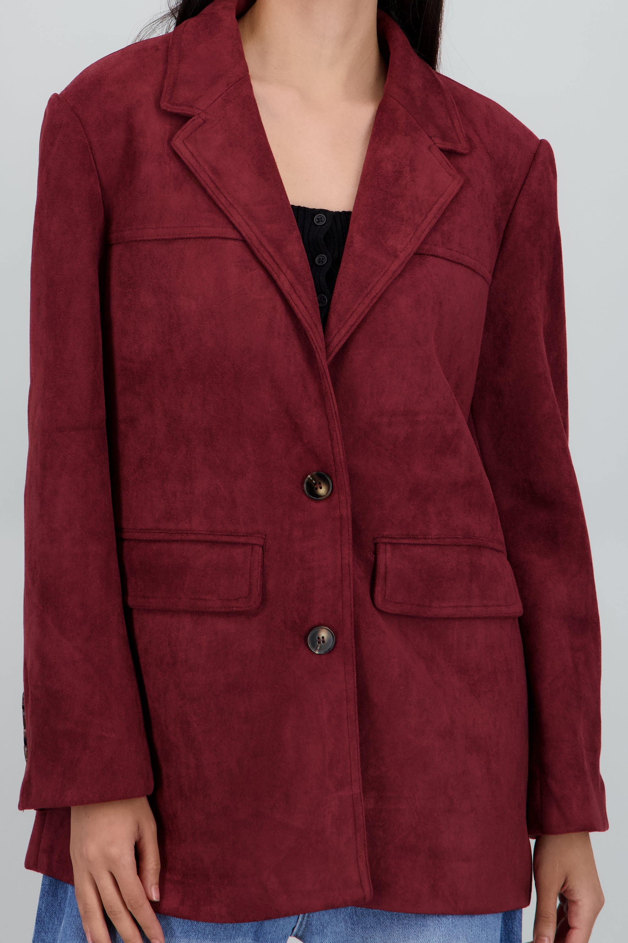 Saco oversized detalle tela CIRUELA