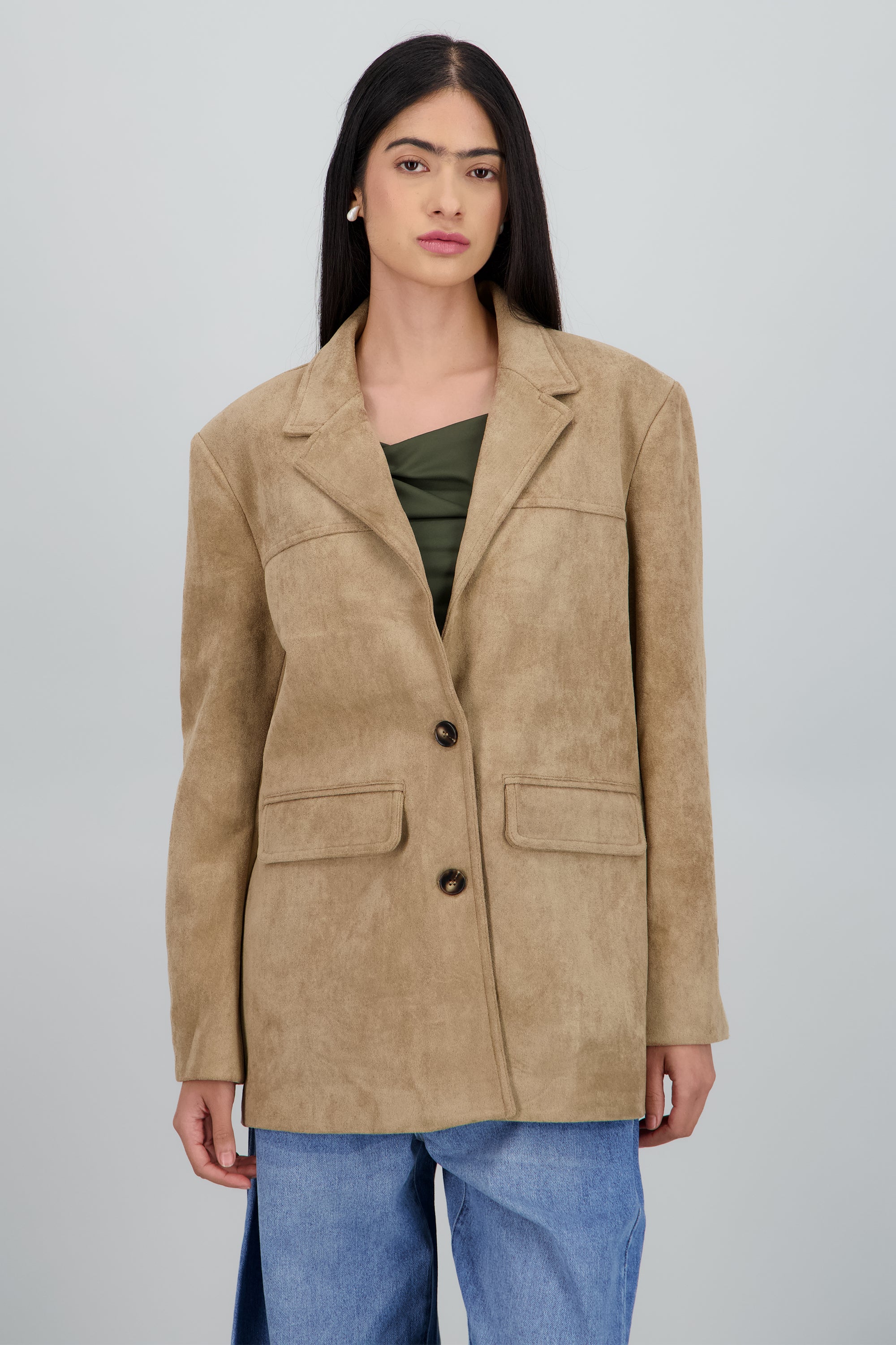 Saco oversized detalle tela CAMELLO