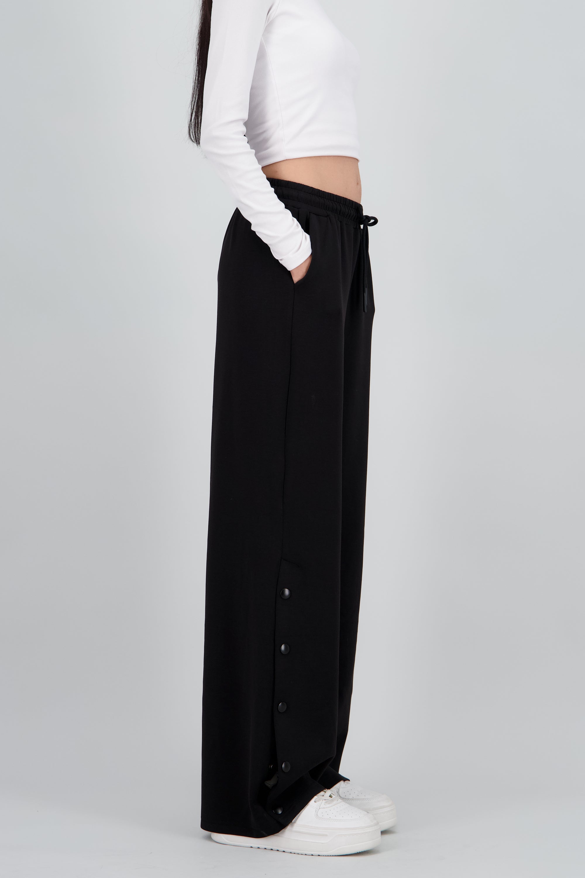 Pantalon liso recto NEGRO