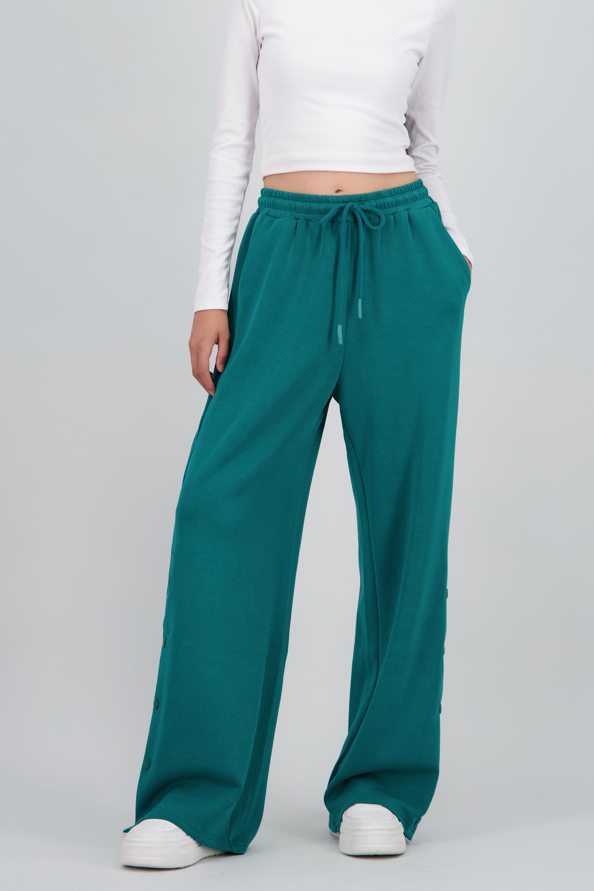 Pantalon liso recto VERDE