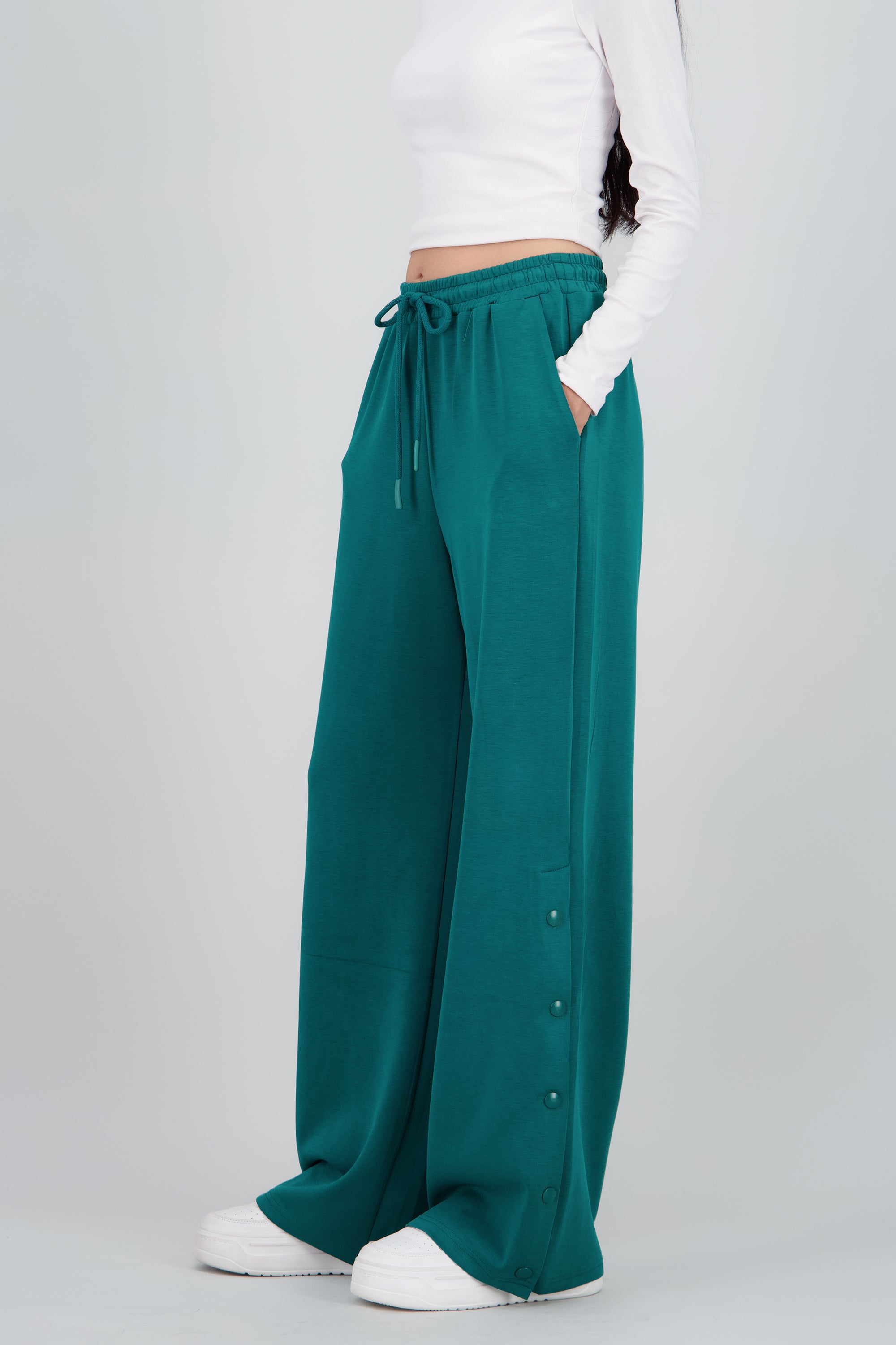Pantalon liso recto VERDE