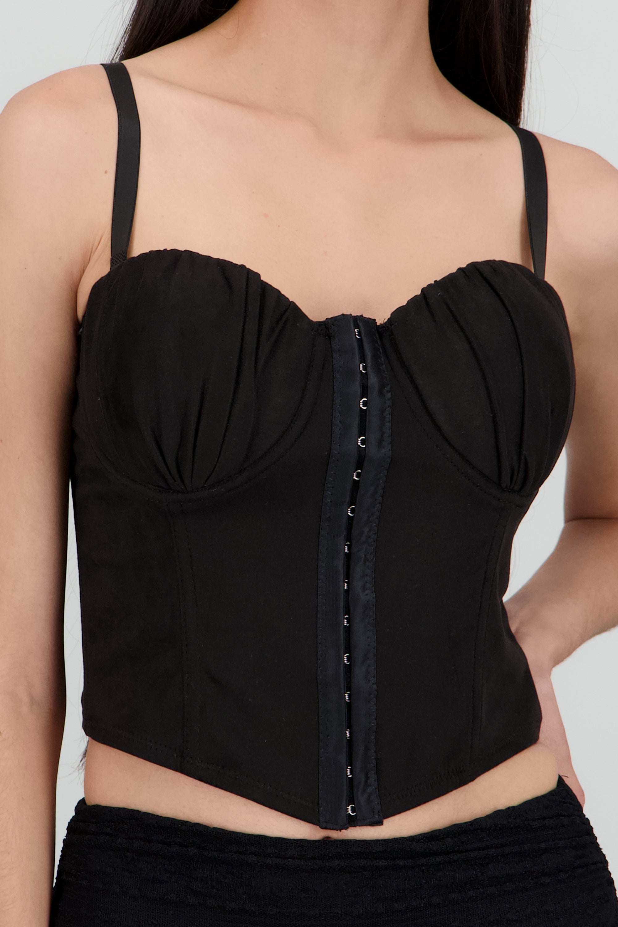 Corset de suede detalle plisado en copas NEGRO