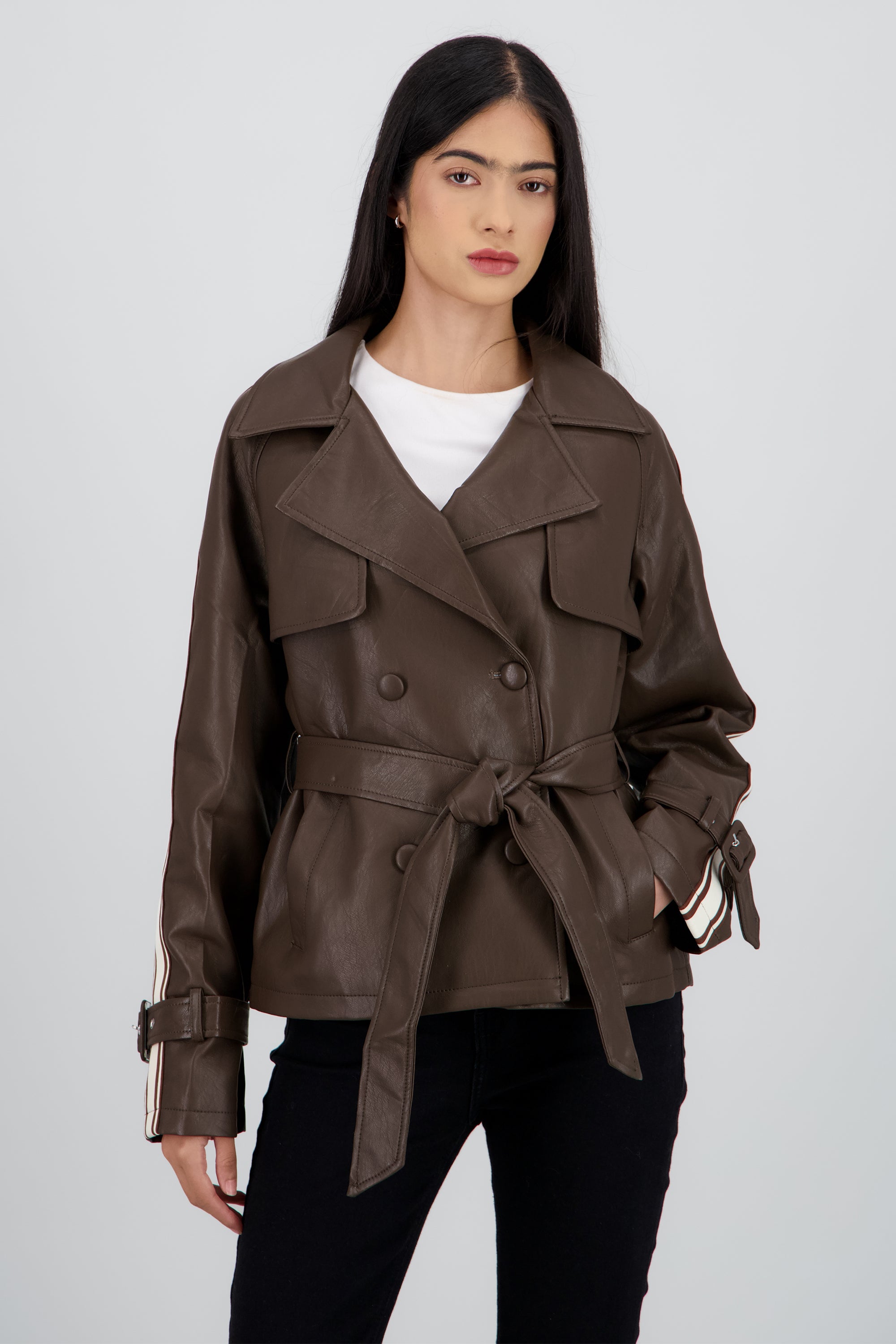 Gabardina pu detalle contraste lineas CAFE
