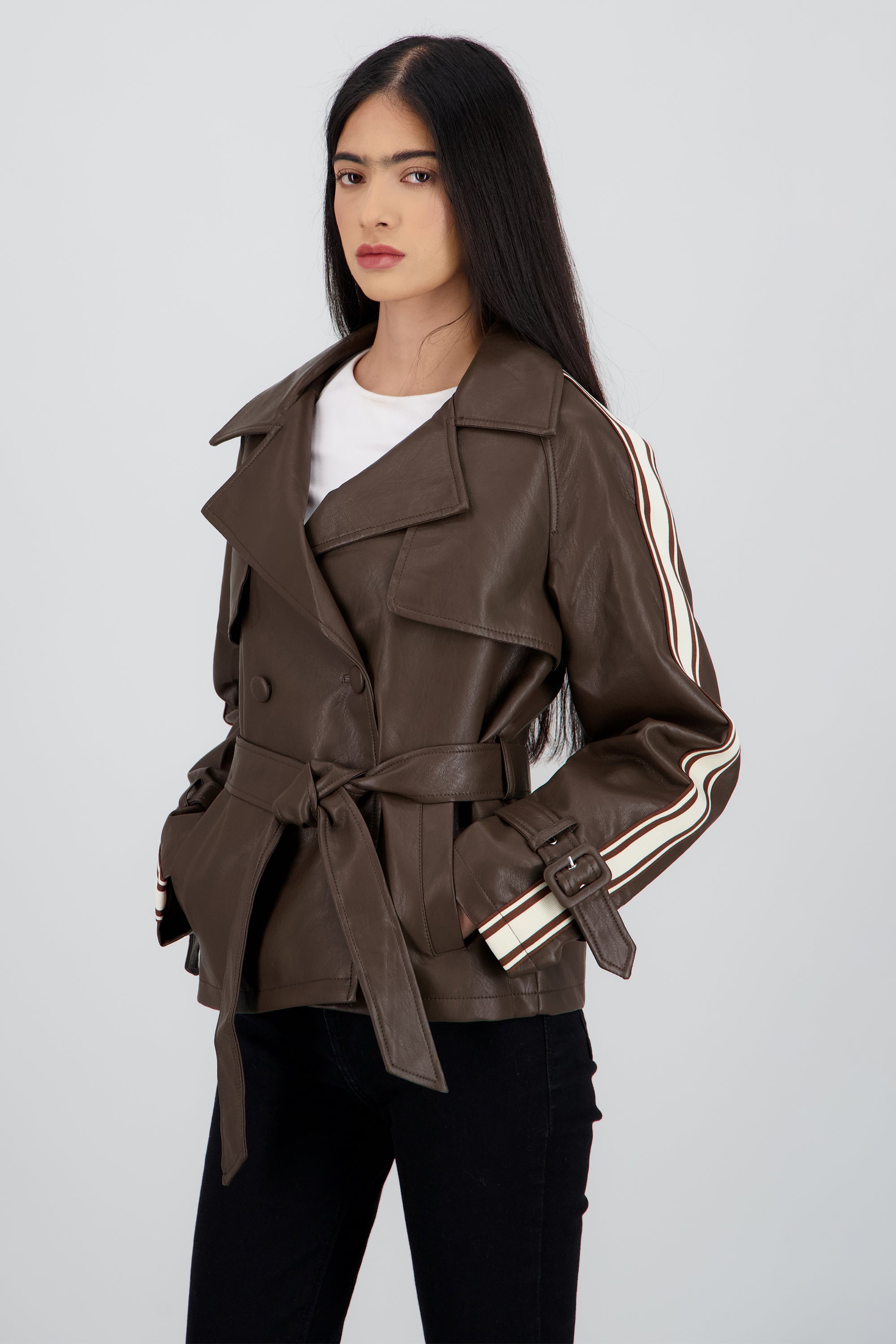 Gabardina pu detalle contraste lineas CAFE
