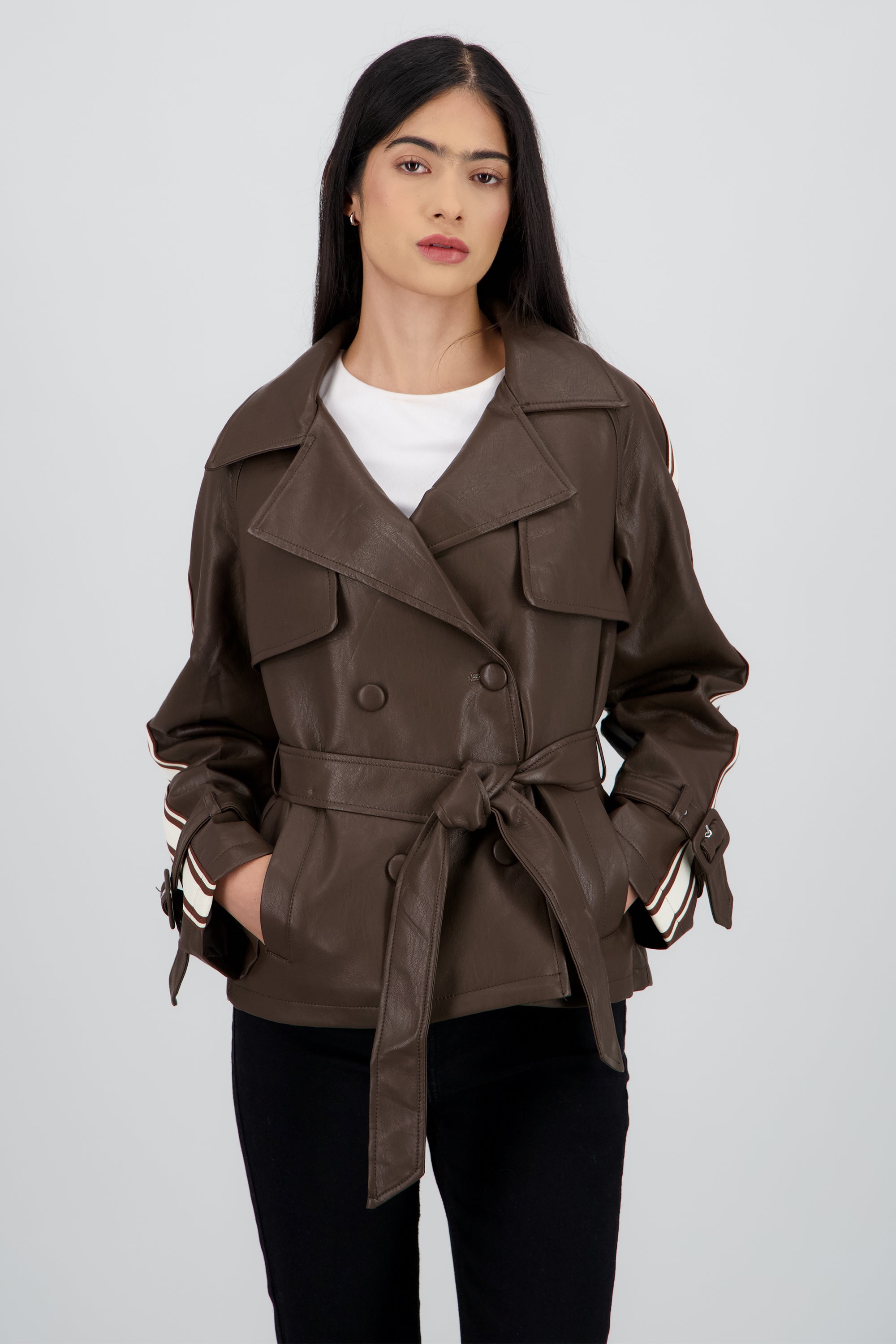 Gabardina pu detalle contraste lineas CAFE