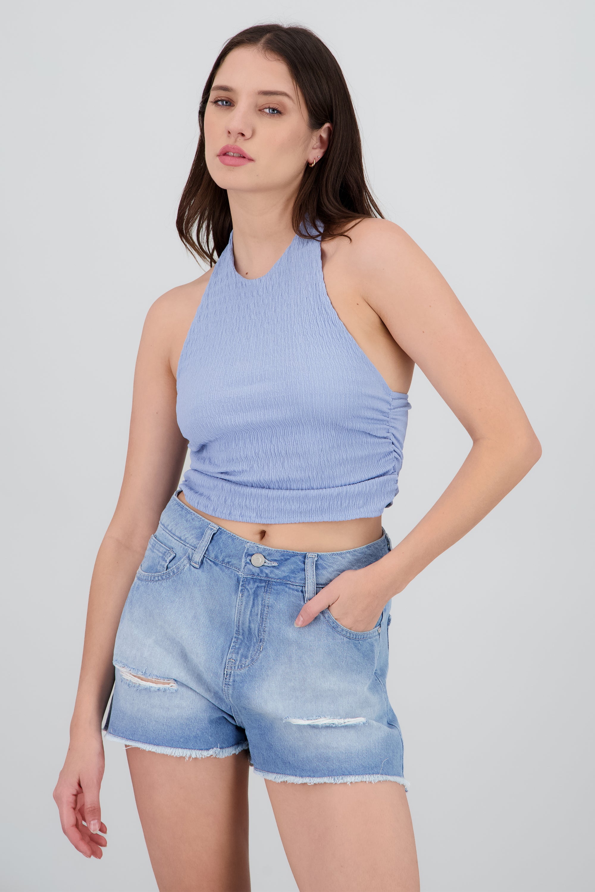 Top halter frunces detalle textura AZUL PASTEL