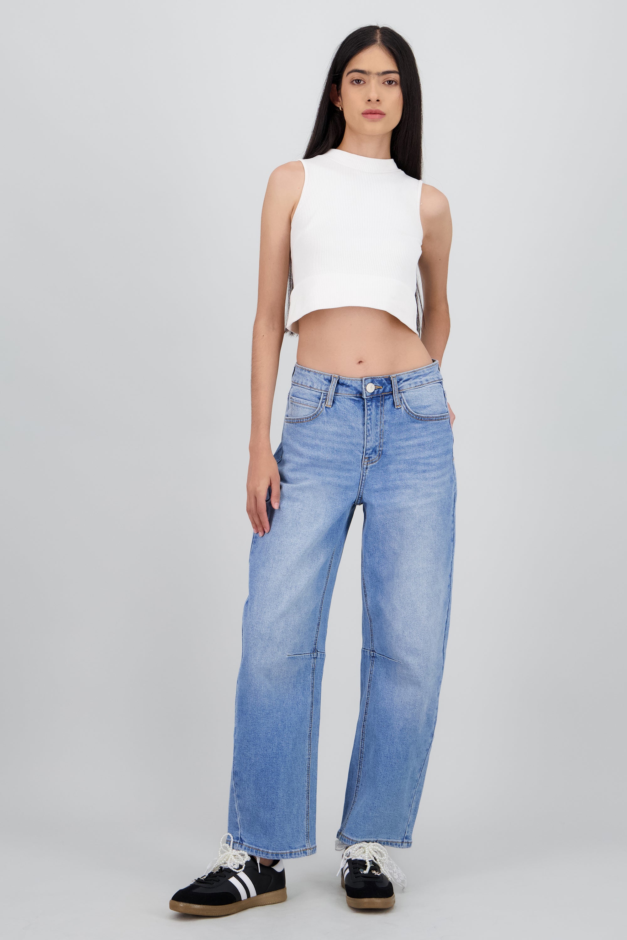 Tenis dos lineas punta durazno charms moños NEGRO