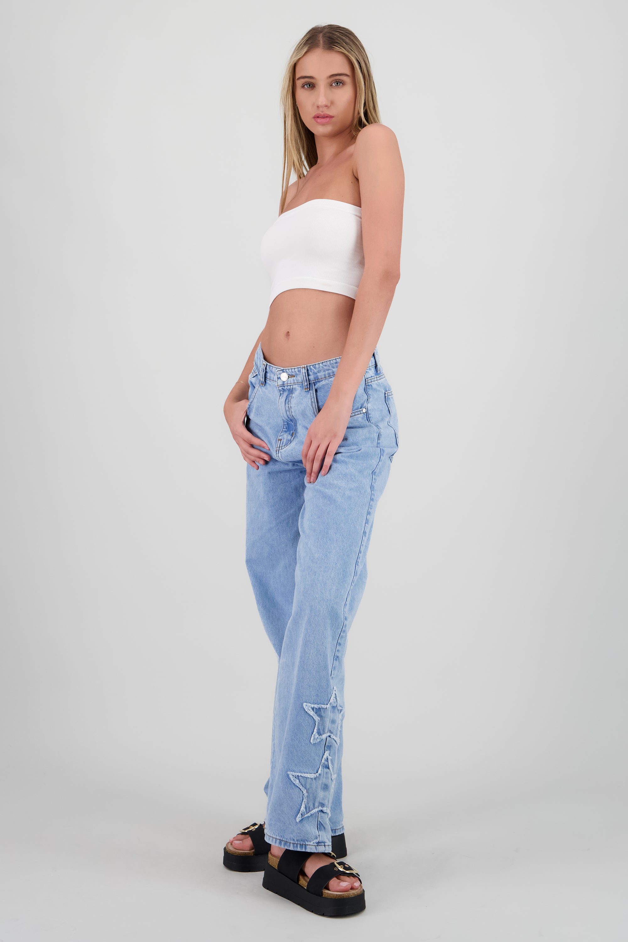 Jeans straight estrellas en costados LIGHT WASH