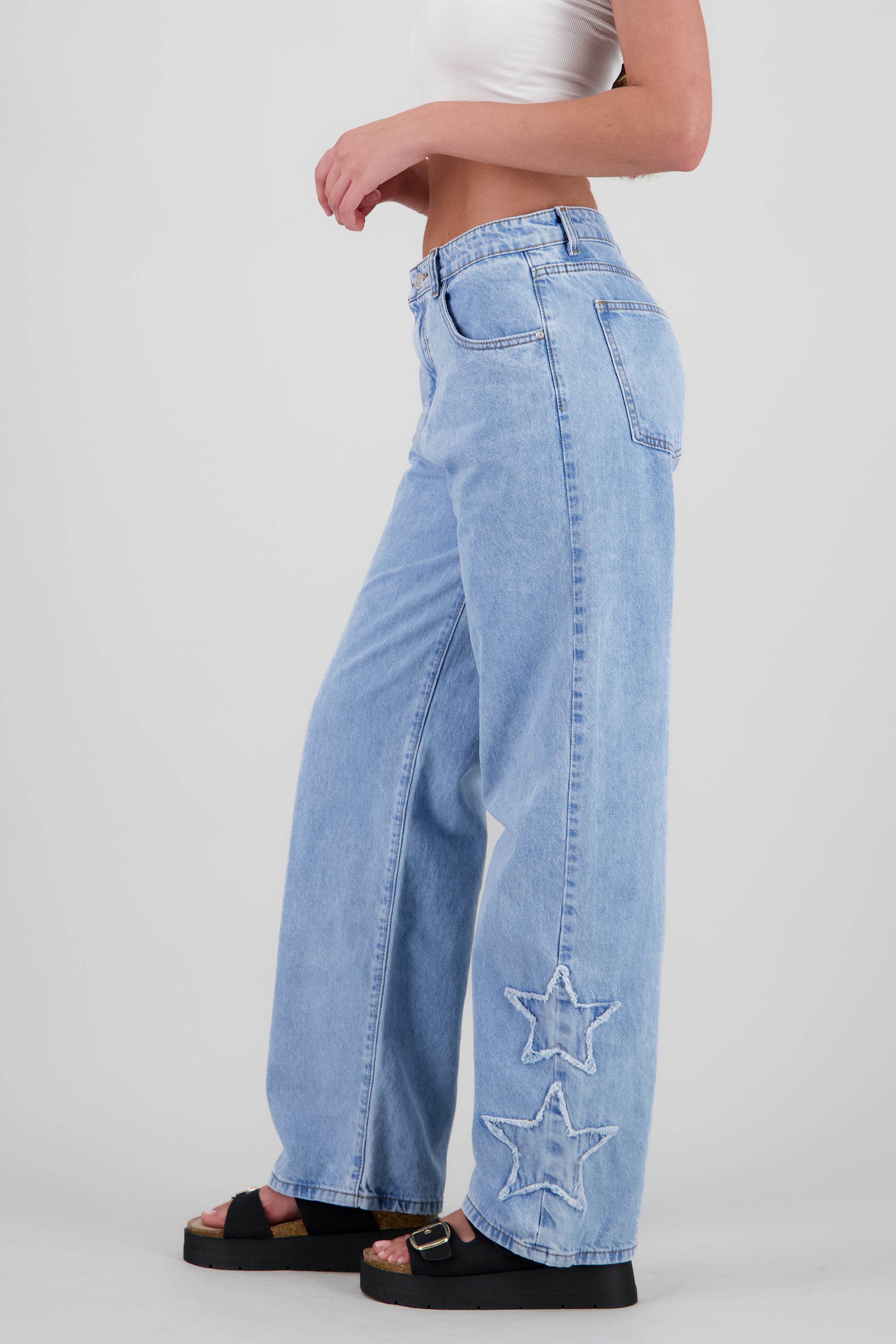 Jeans straight estrellas en costados LIGHT WASH
