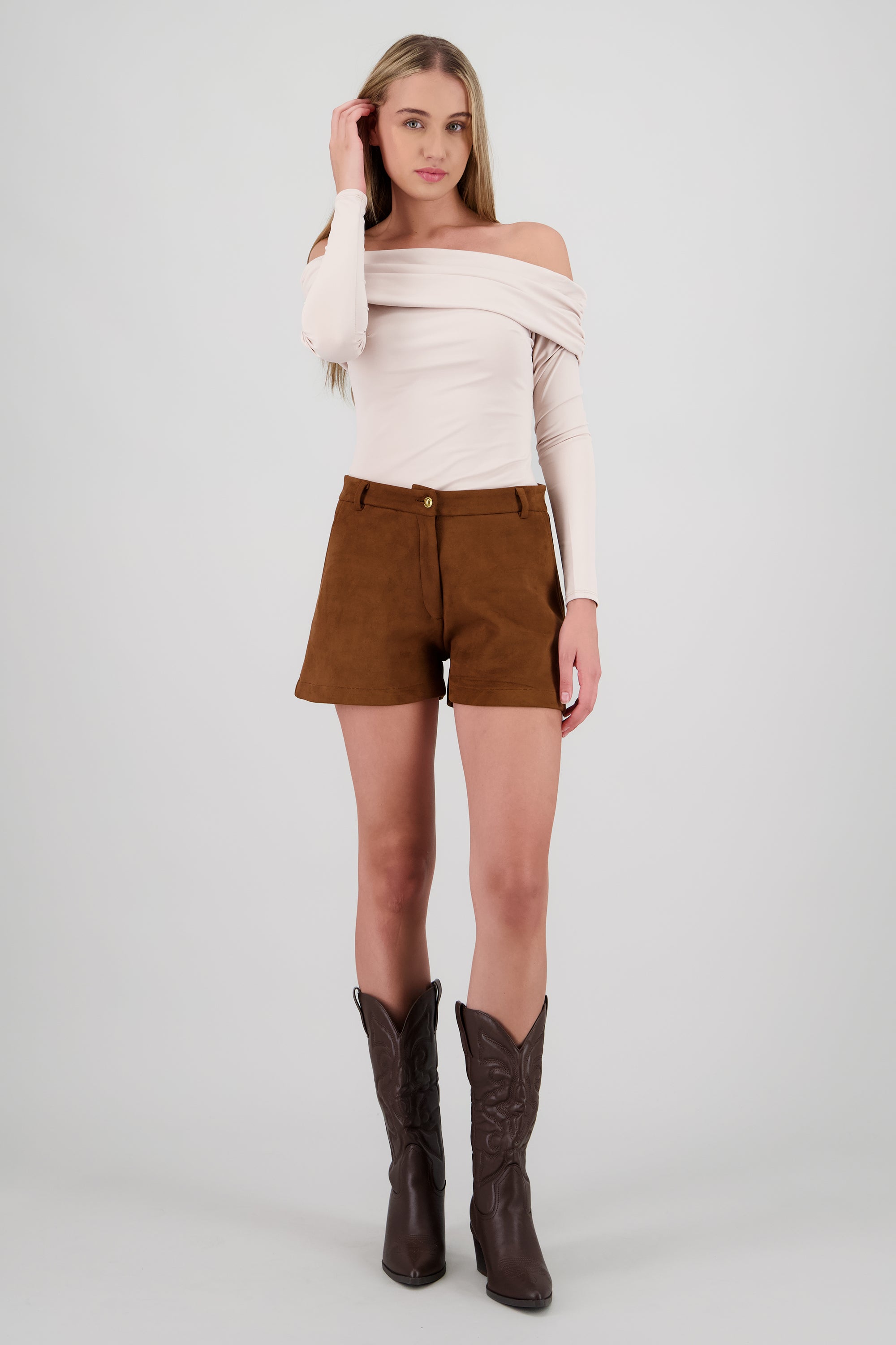 Shorts de suede bolsas detalle boton CAFE