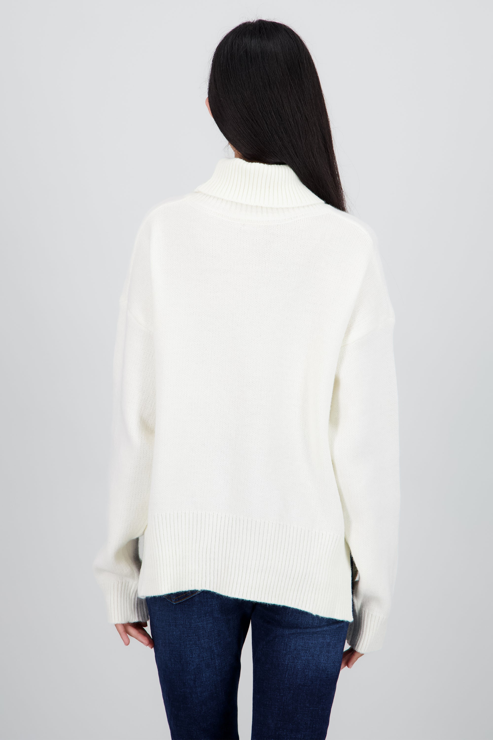 Sueter tejido cuello alto HUESO