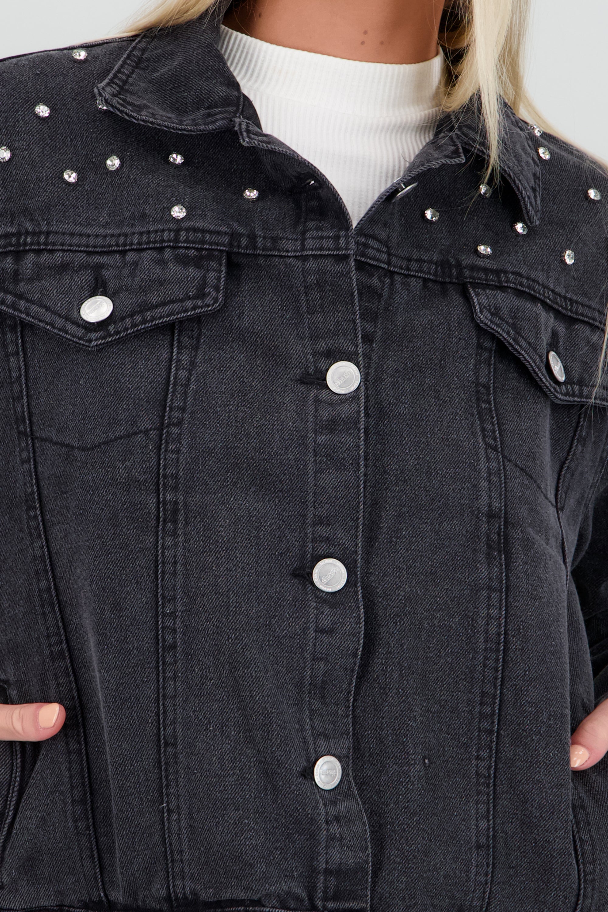 Chamarra trucker brillo GRIS