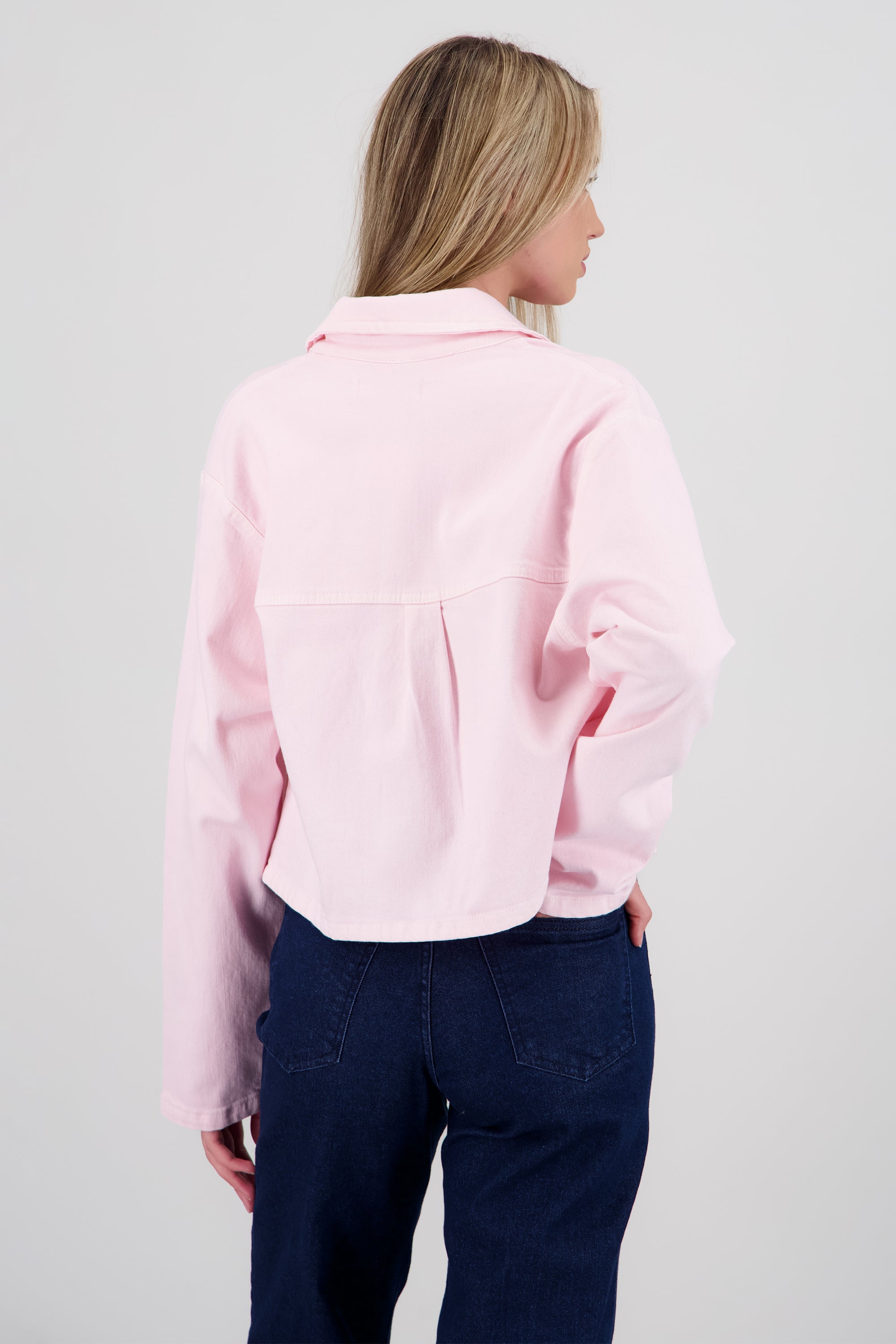 Chamarra oversize crop 2 bolsas ROSA PASTEL