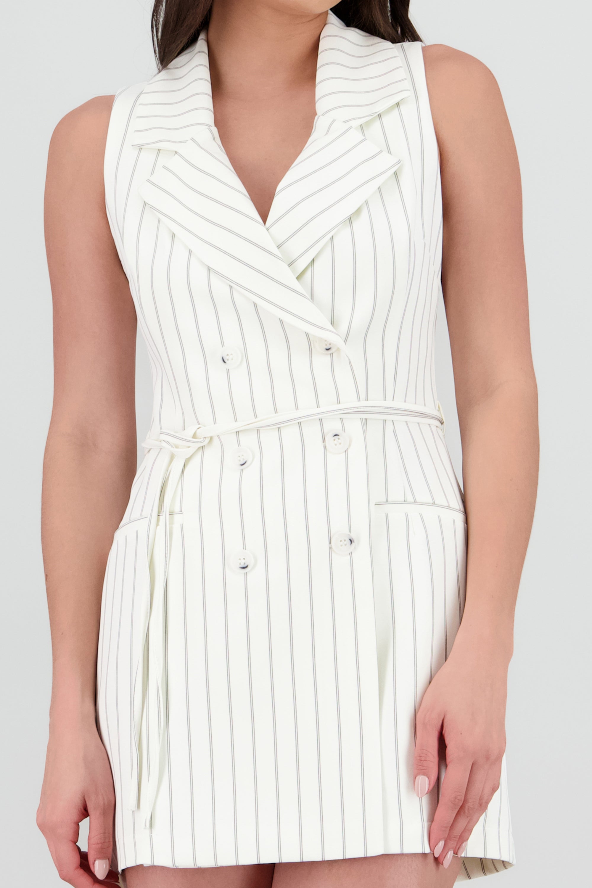 Vestido blazer sin mangas con cinto HUESO COMBO