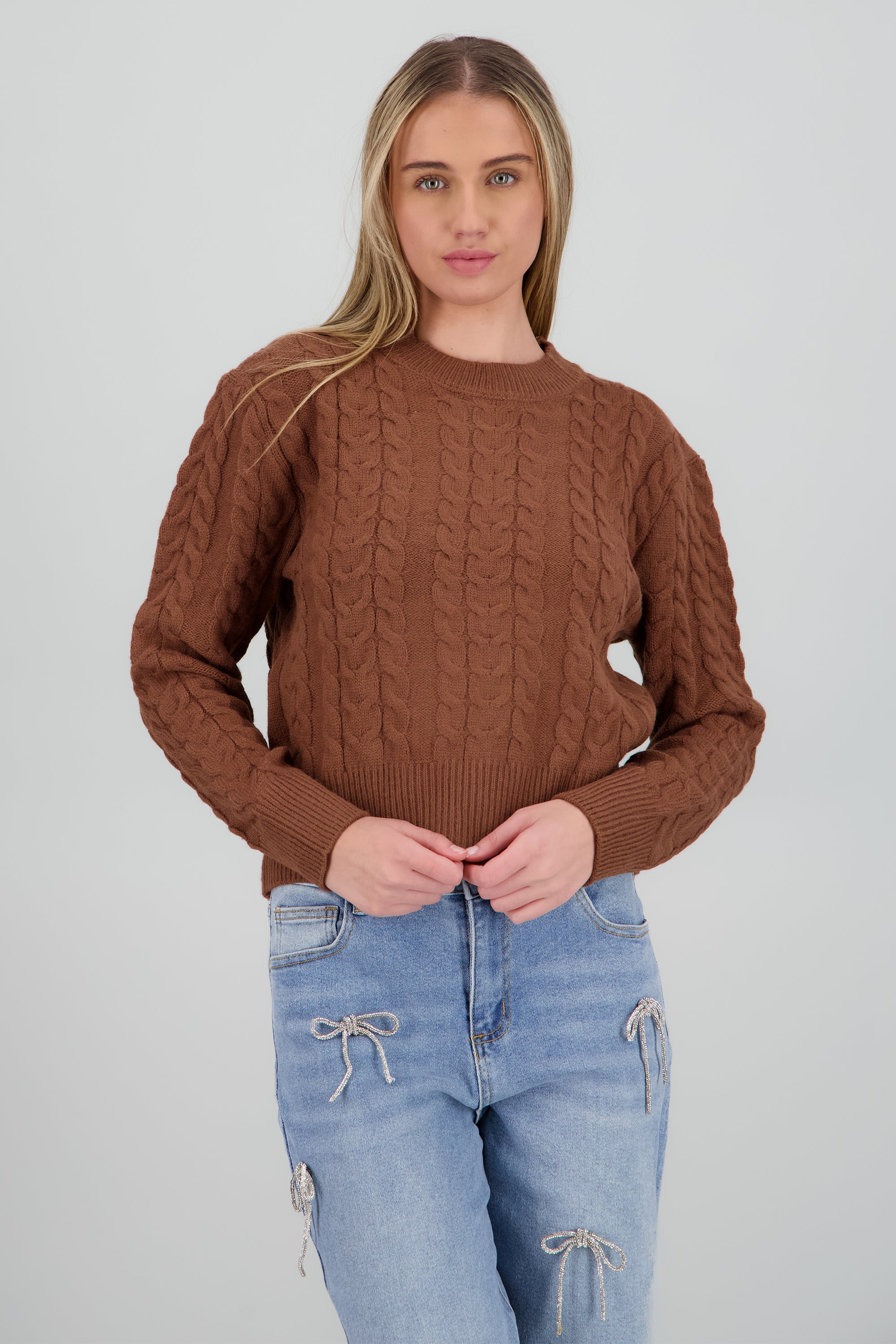 Sueter tejido detalle trenzado CHOCOLATE