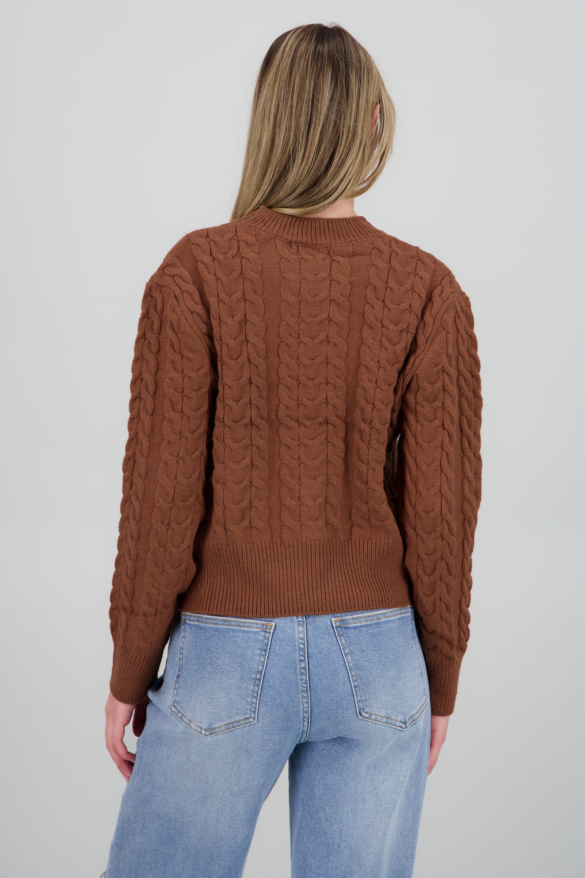 Sueter tejido detalle trenzado CHOCOLATE