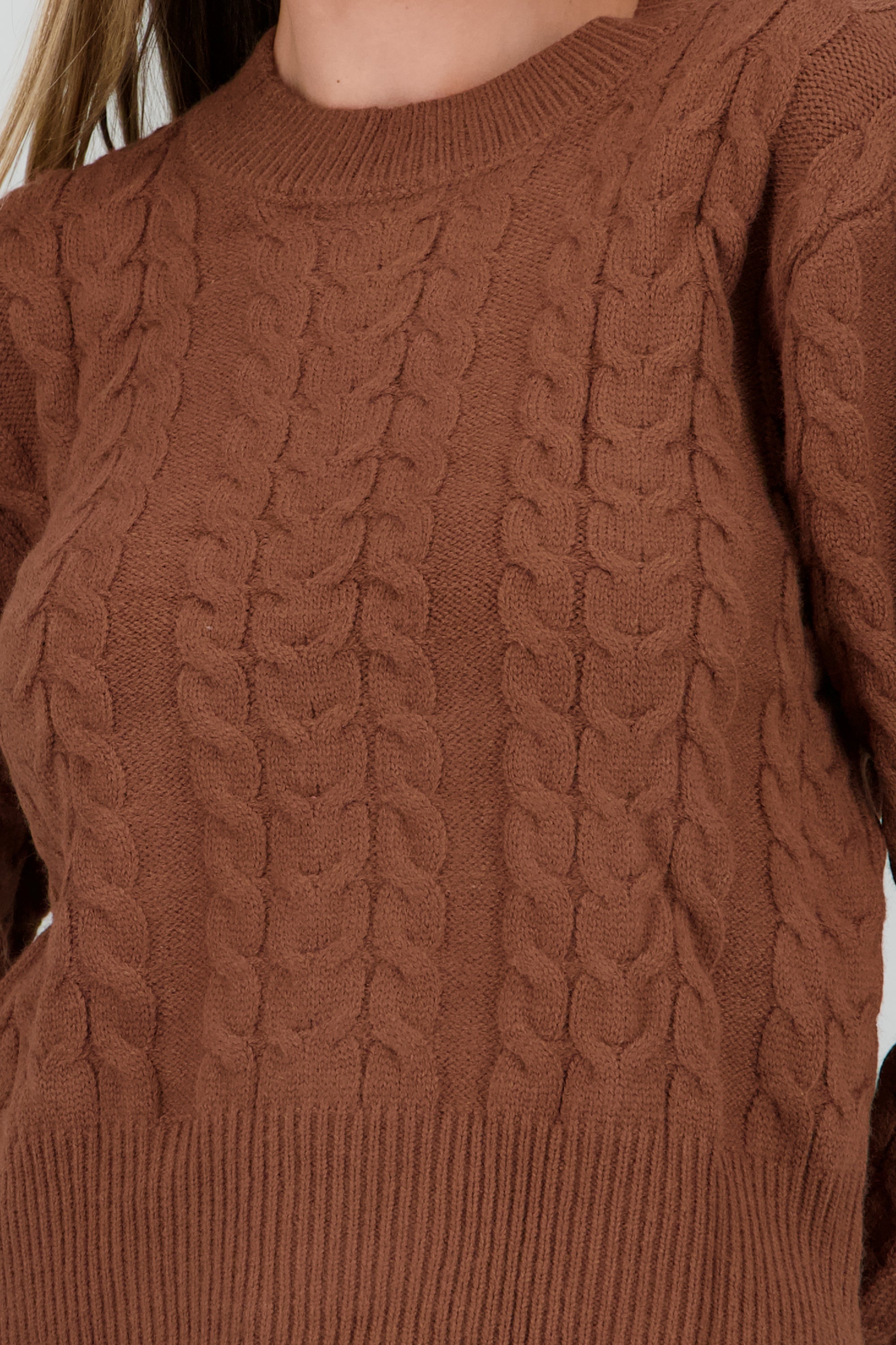 Sueter tejido detalle trenzado CHOCOLATE