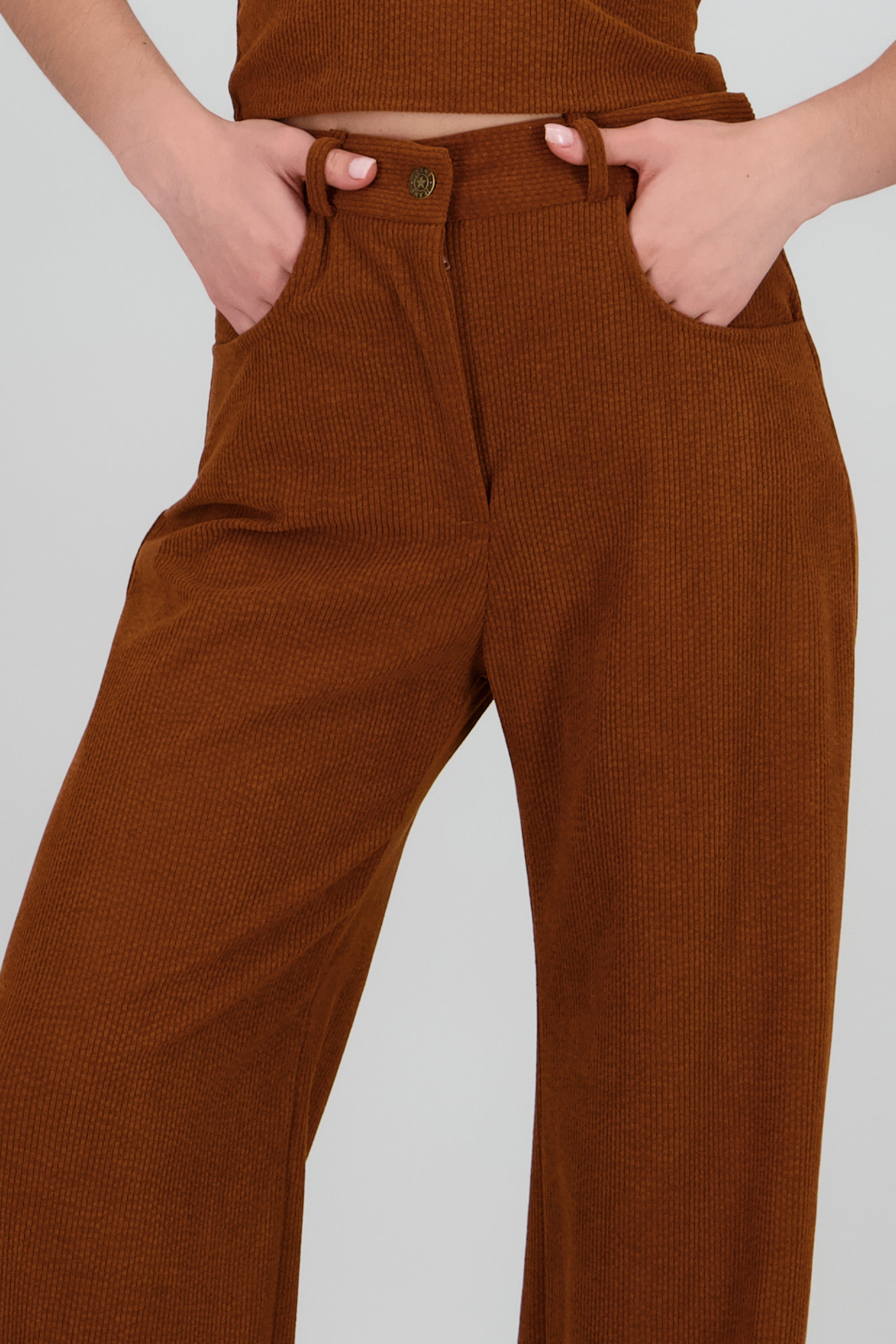 Pantalon recto detalle pana LADRILLO