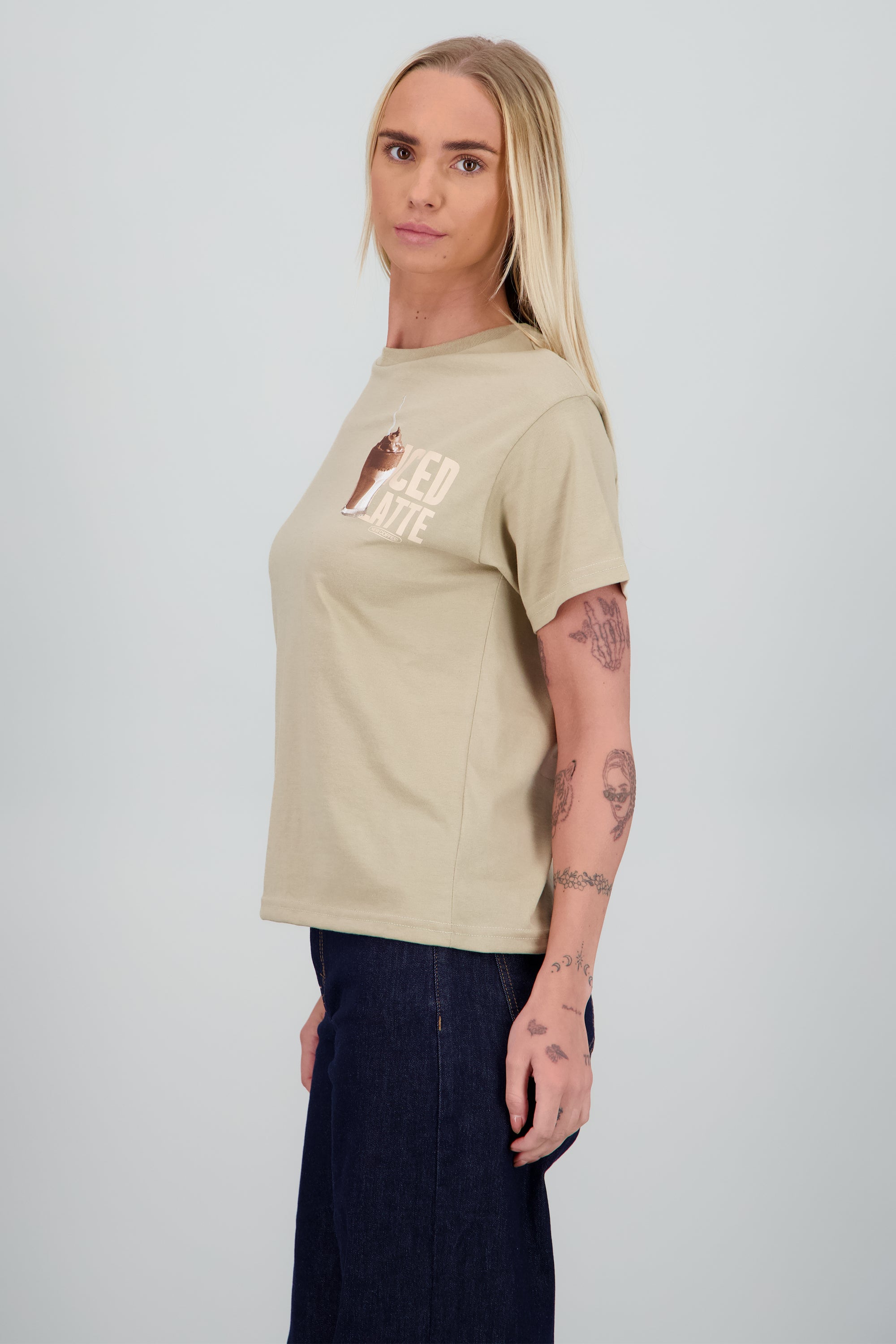 Playera estampada iced latte ARENA