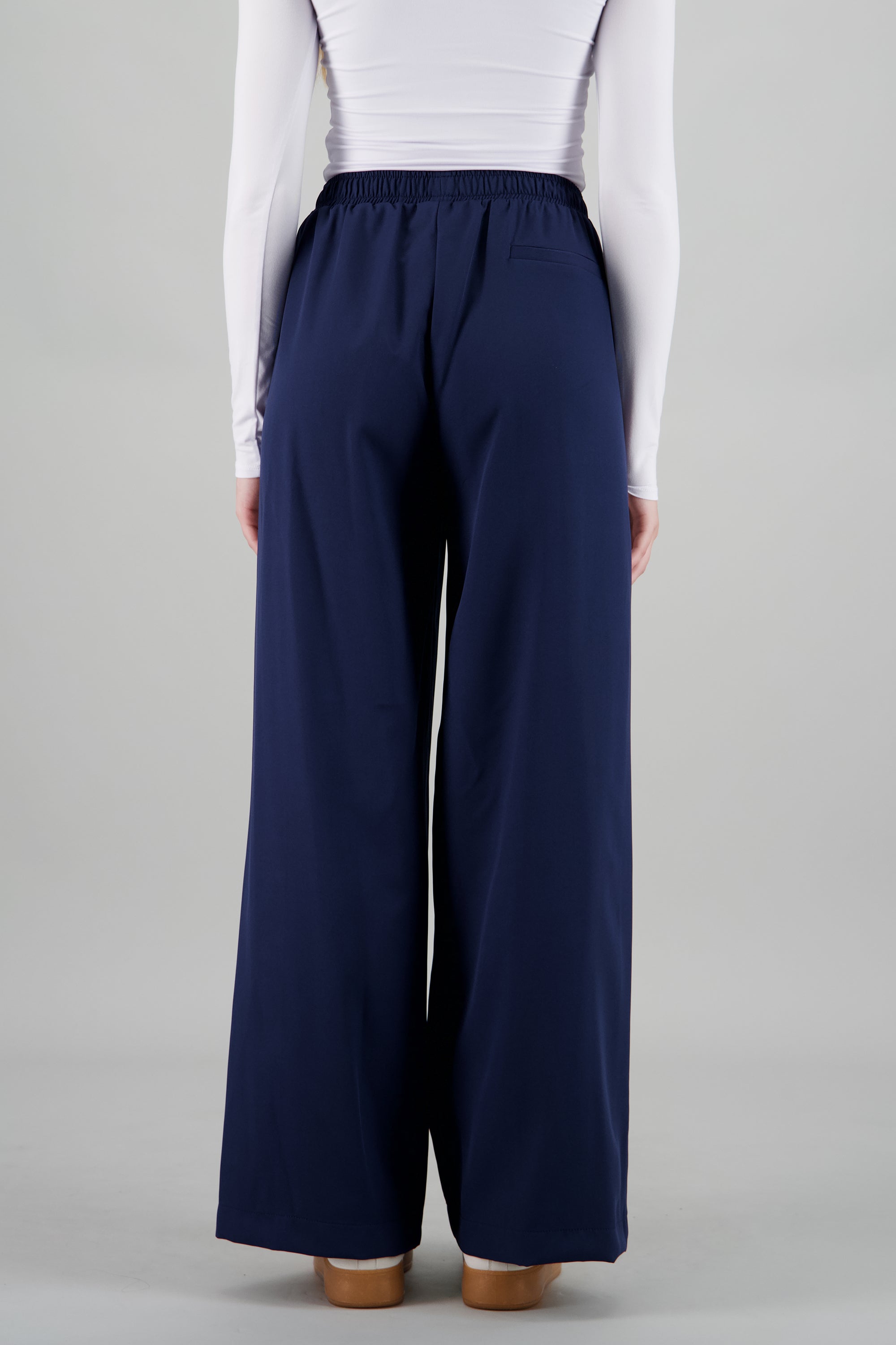 Pantalon amplio resorte detalle lineas MARINO