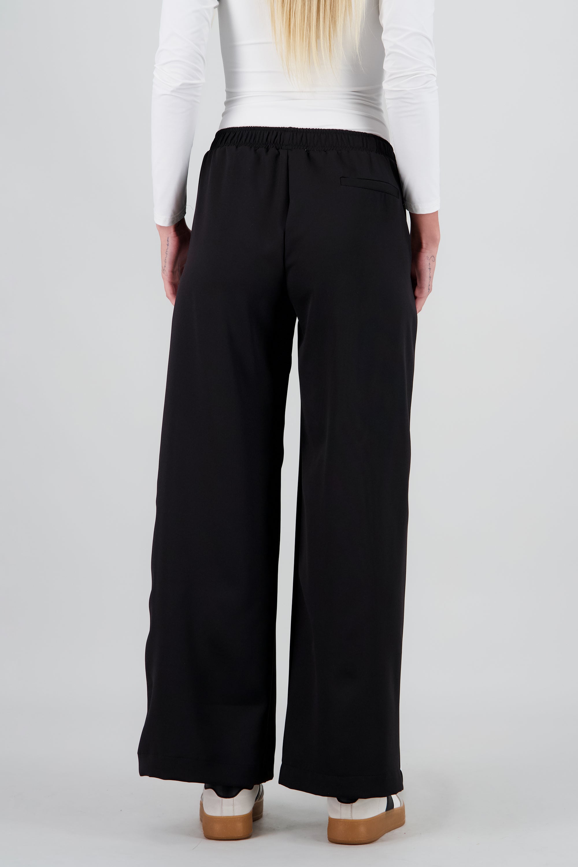 Pantalon amplio resorte detalle lineas NEGRO