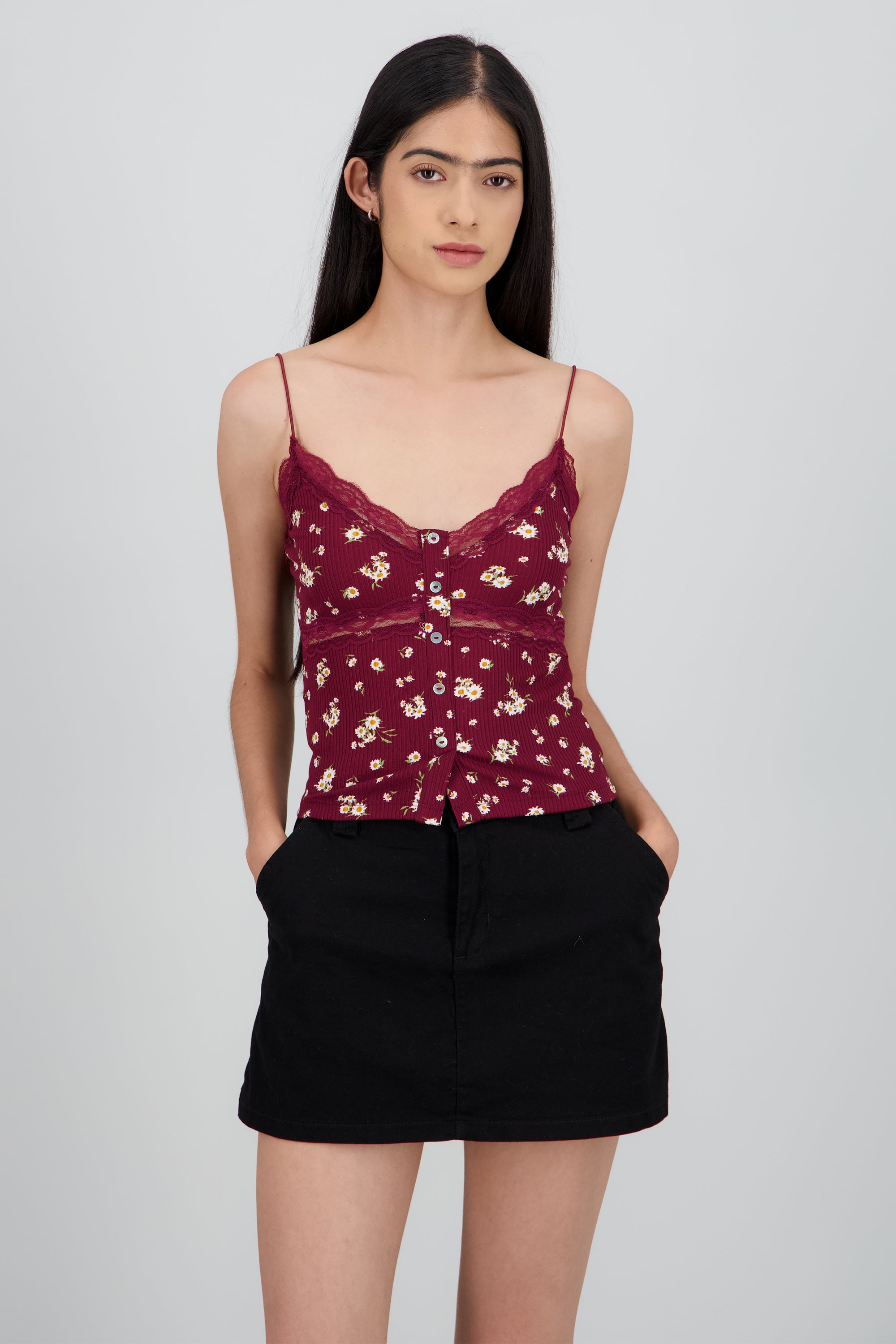Top estampado flores detalle encaje CIRUELA