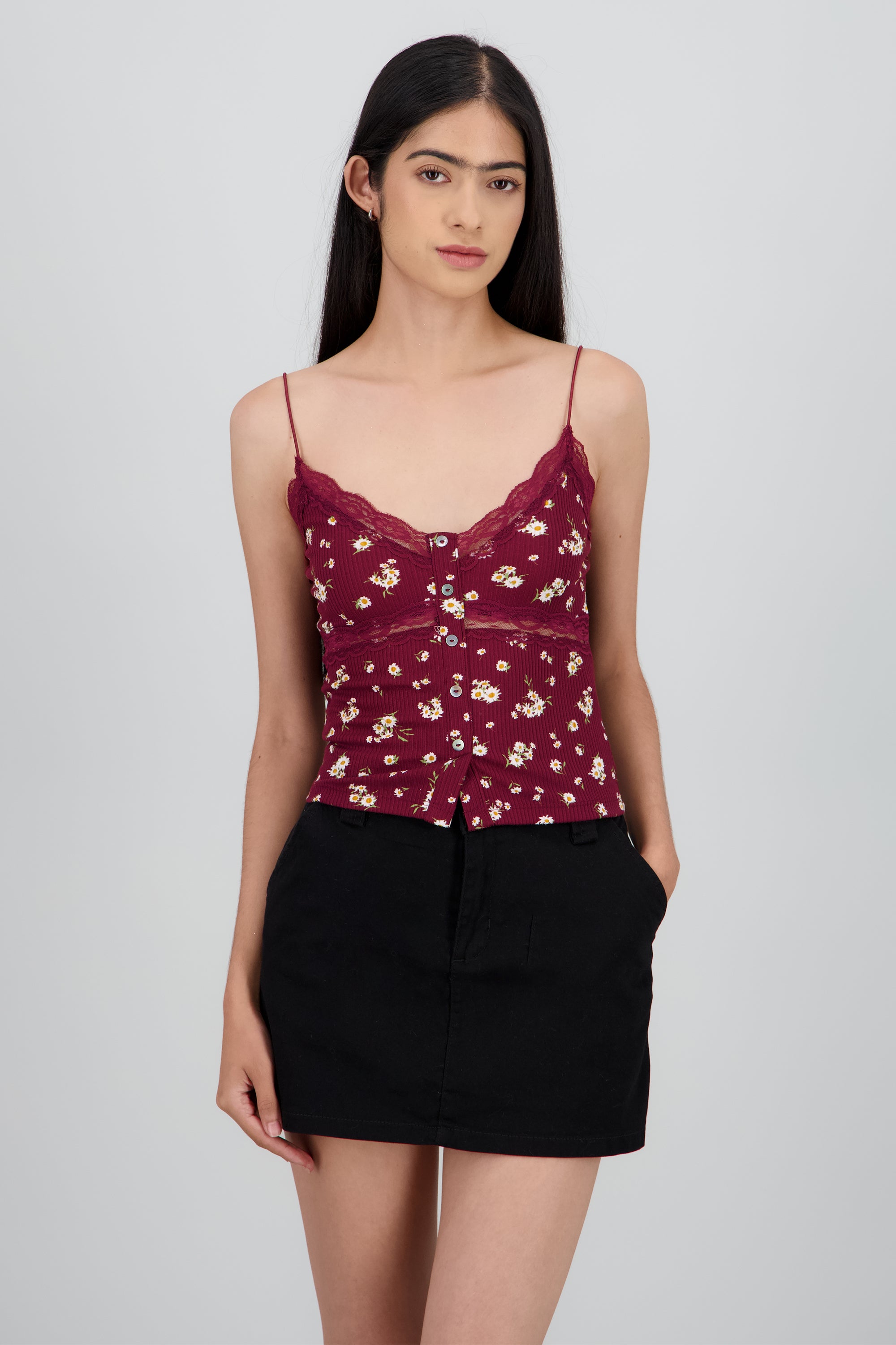 Top estampado flores detalle encaje CIRUELA