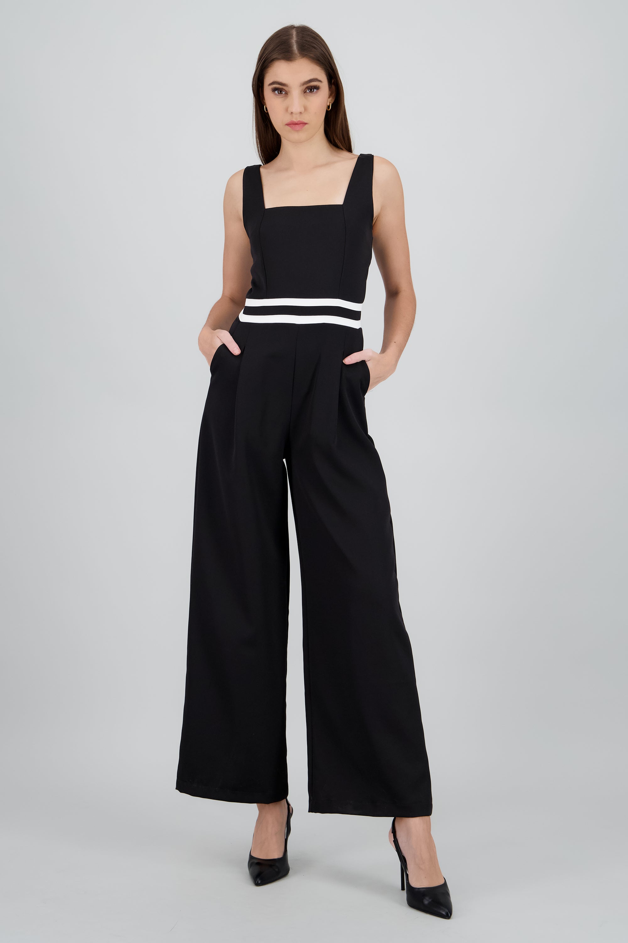 Jumpsuit tirantes detalle contraste cintura NEGRO