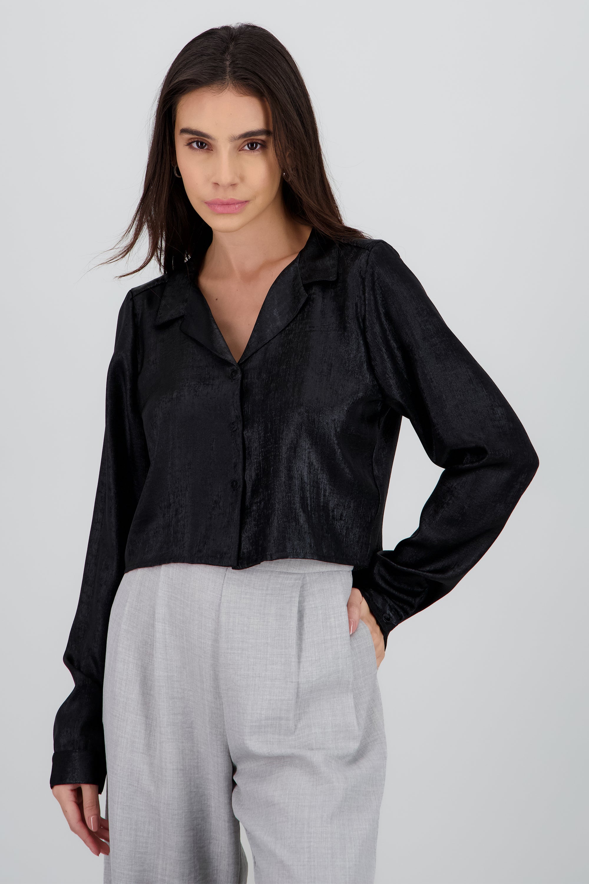 Camisa crop manga larga NEGRO