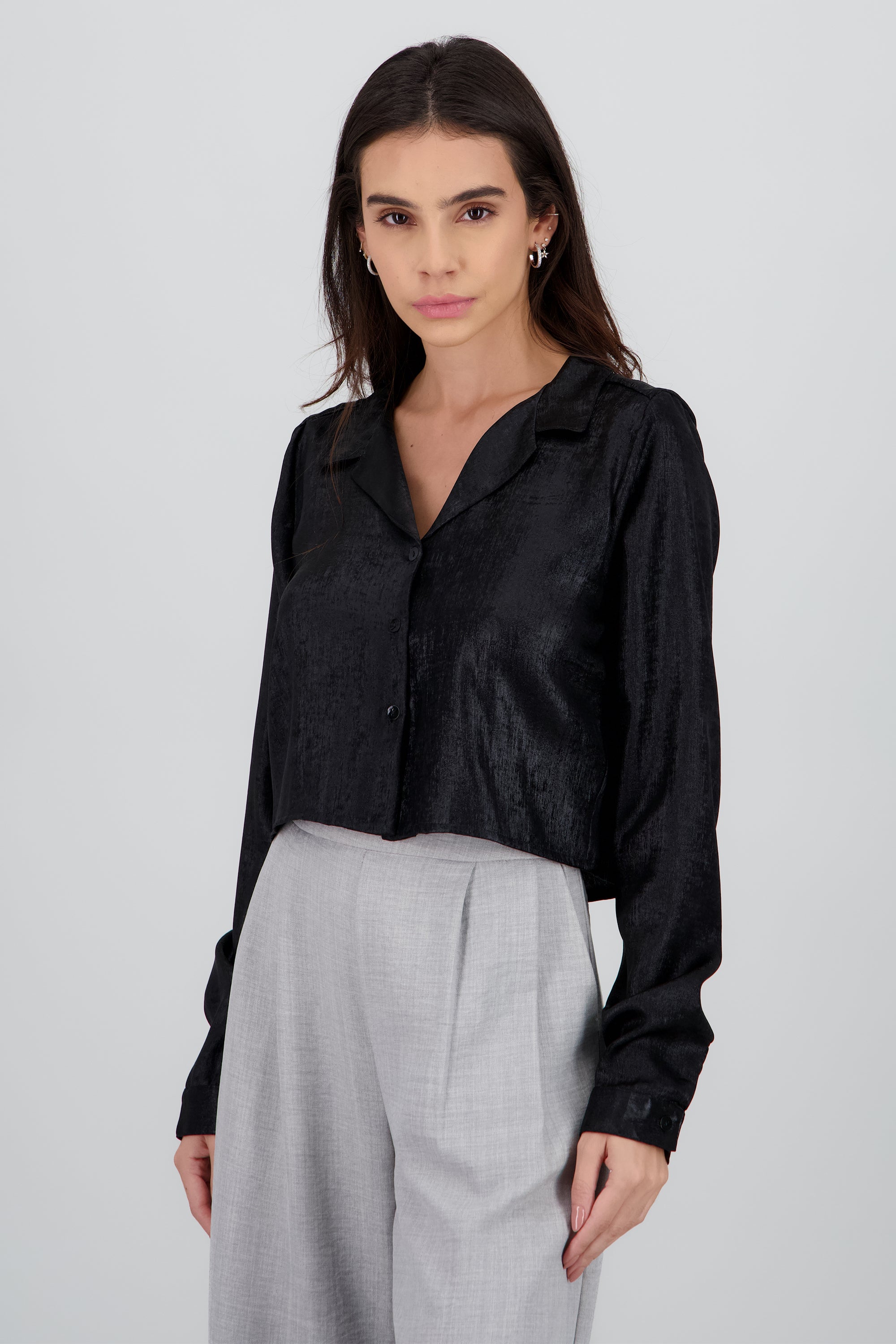 Camisa crop manga larga NEGRO