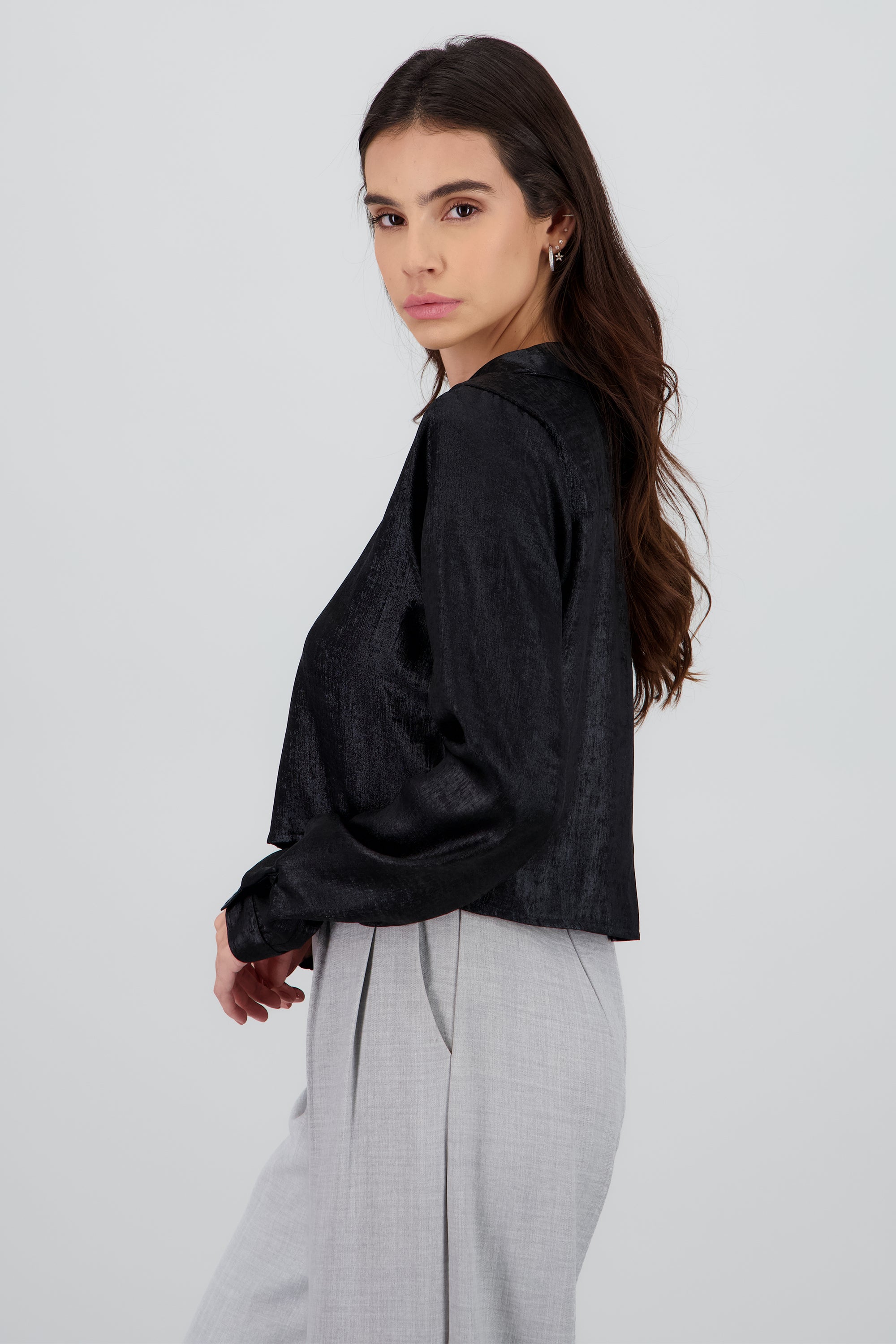 Camisa crop manga larga NEGRO