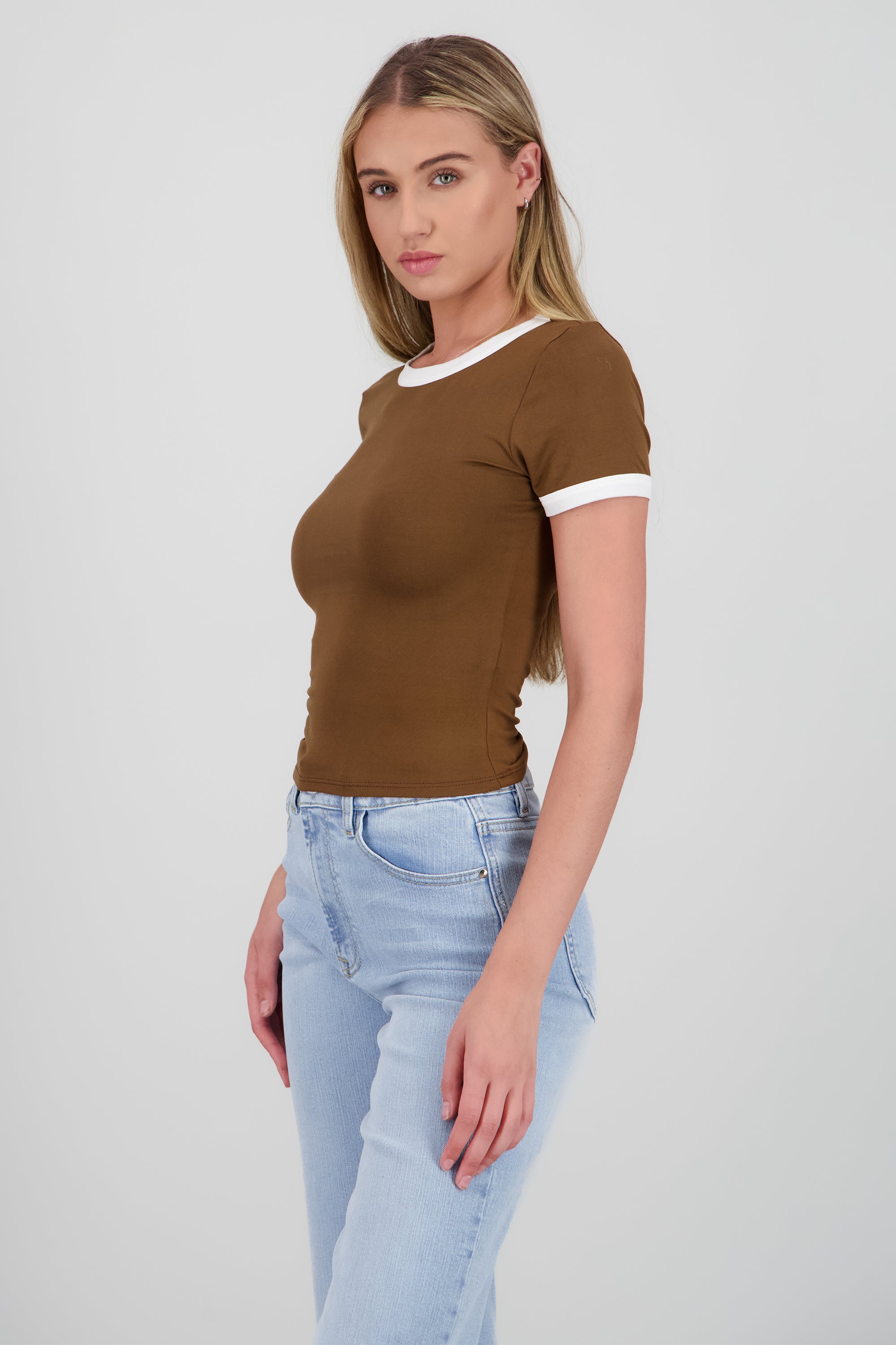 Top cuello redondo contraste CHOCOLATE