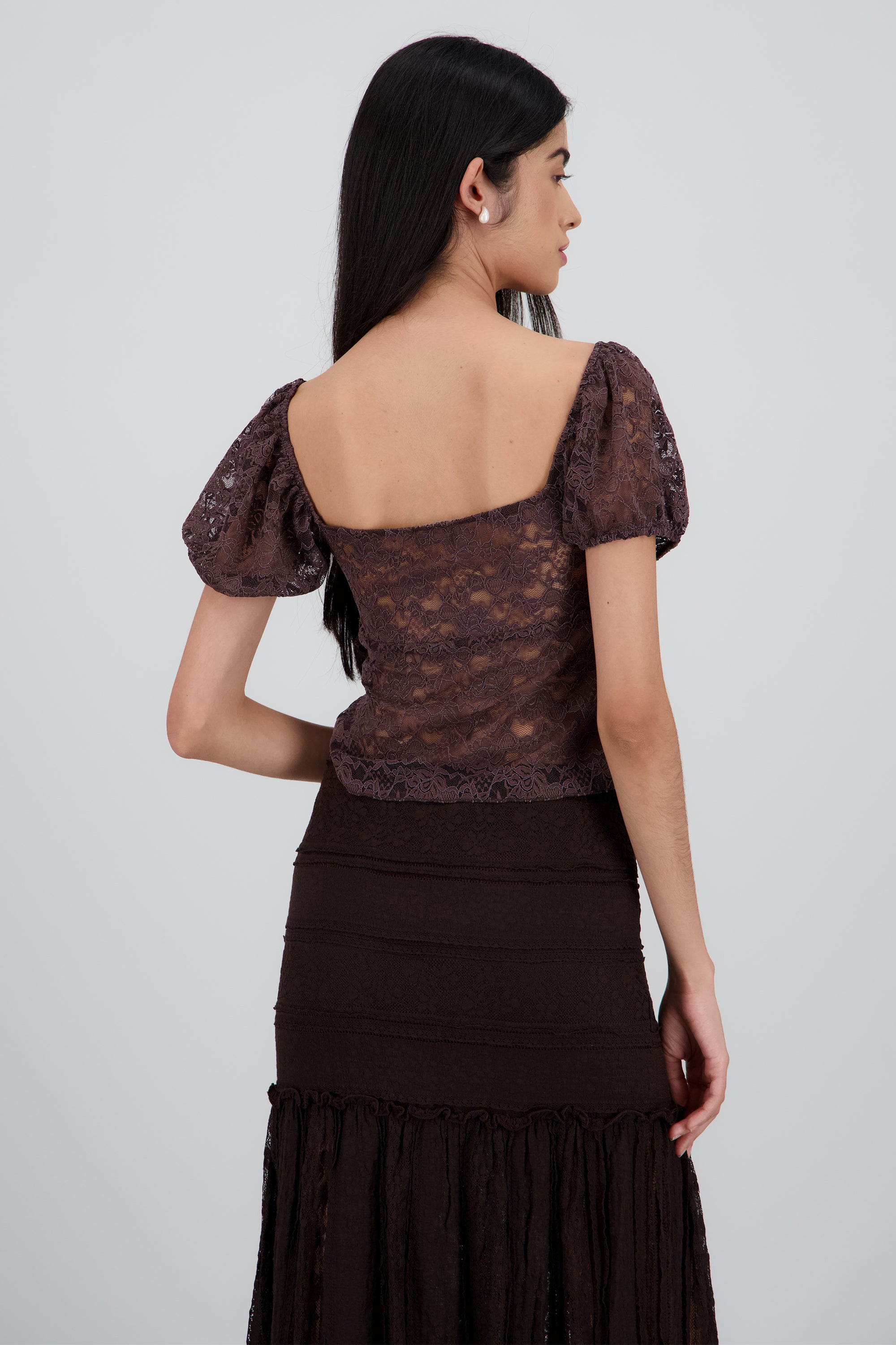 Blusa encaje manga corta detalle botones CHOCOLATE